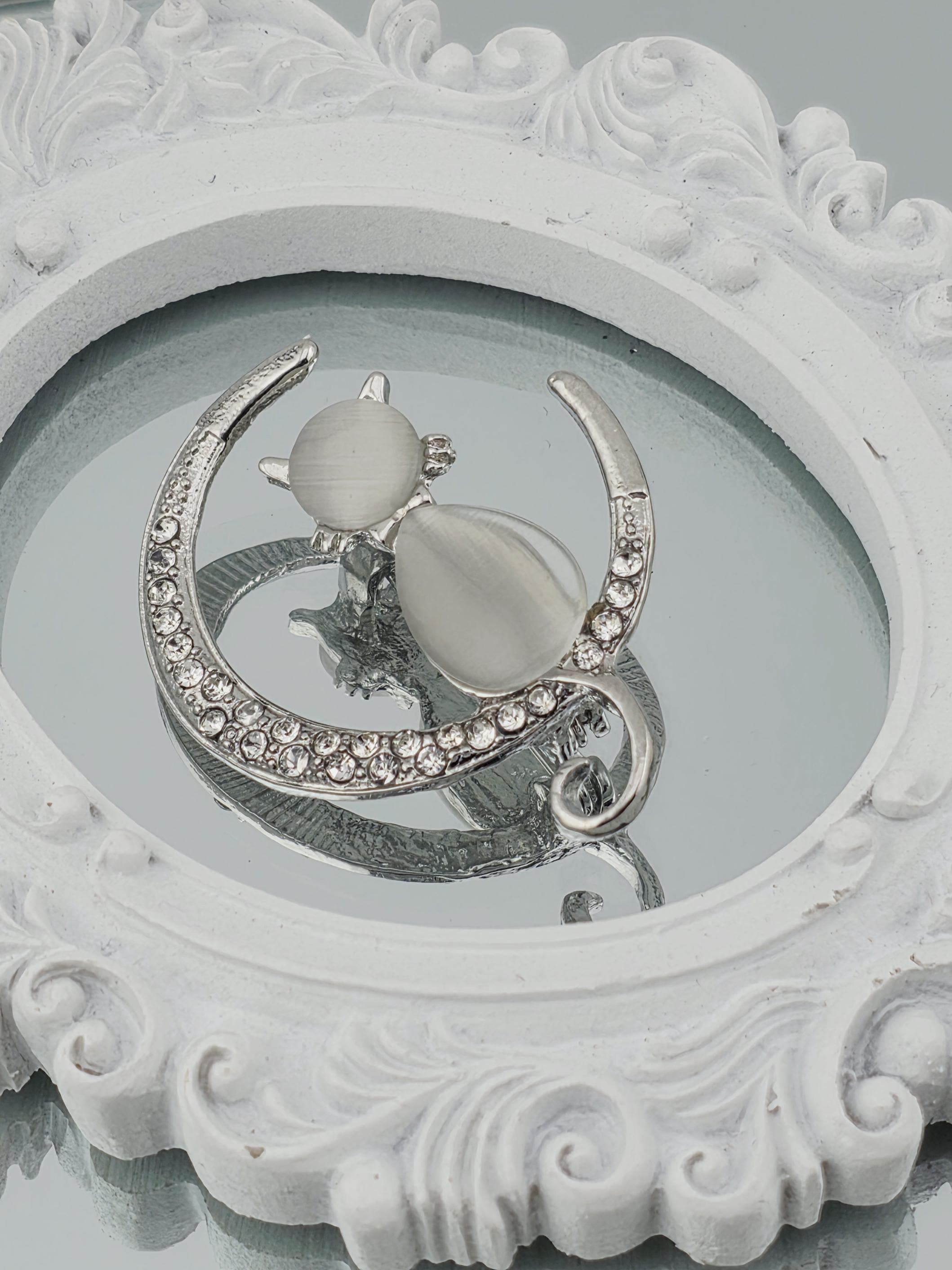 Silver Cat Brooch Pin: Simple Design with Zirconia Stone | Handmade Pin | Jacket Scarf Hat Accessory | Gift Idea