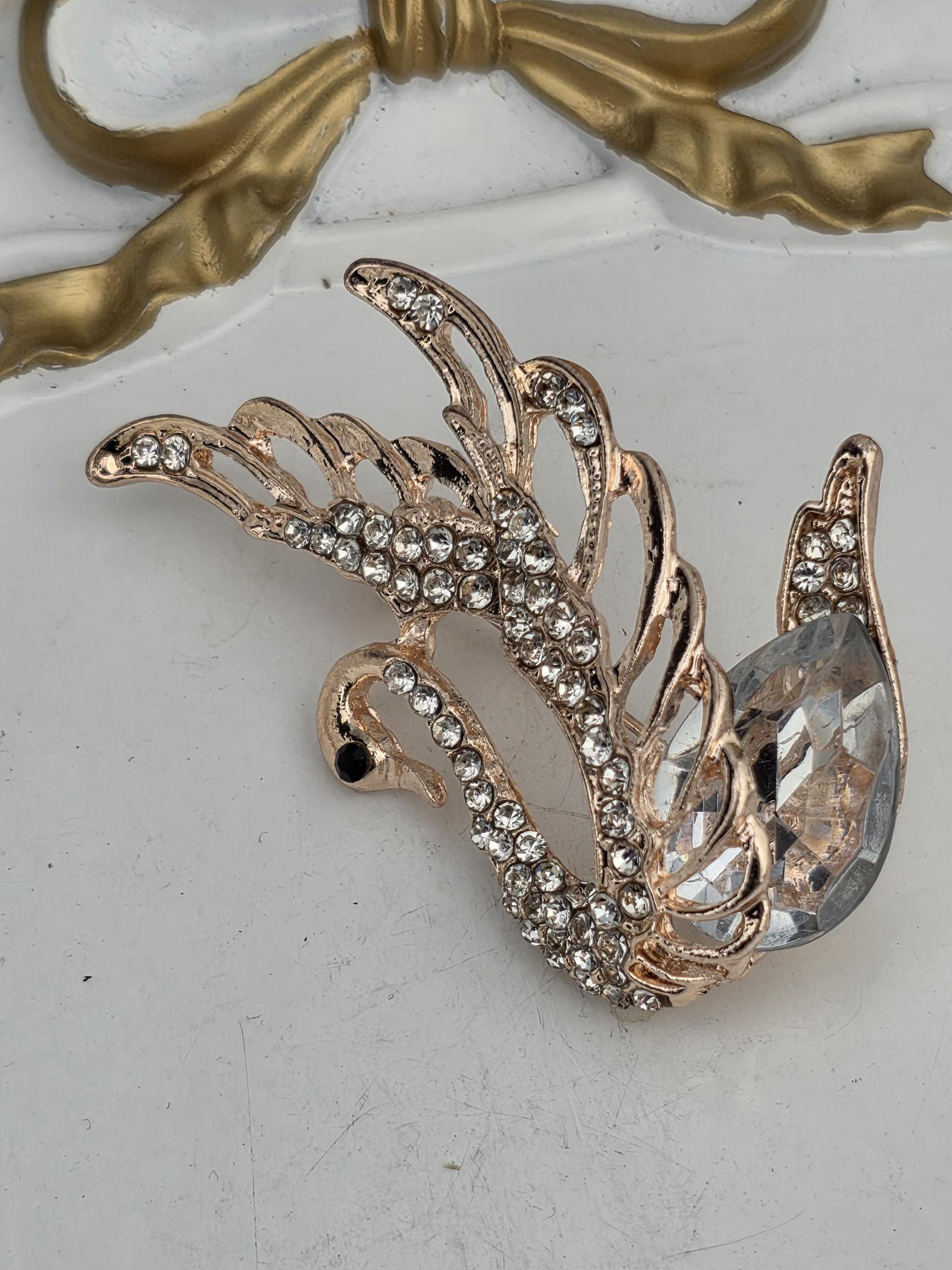 Swan Brooch: Rhinestone Sparkle - Elegant Wedding Accessory | Handmade Pin | Jacket Scarf Hat Accessory | Gift Idea