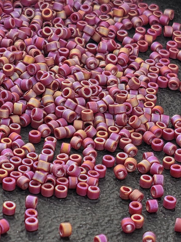 DB2308:Poinsettia Opaque Matte Glazed Rainbow | Size 11/0 | 7g