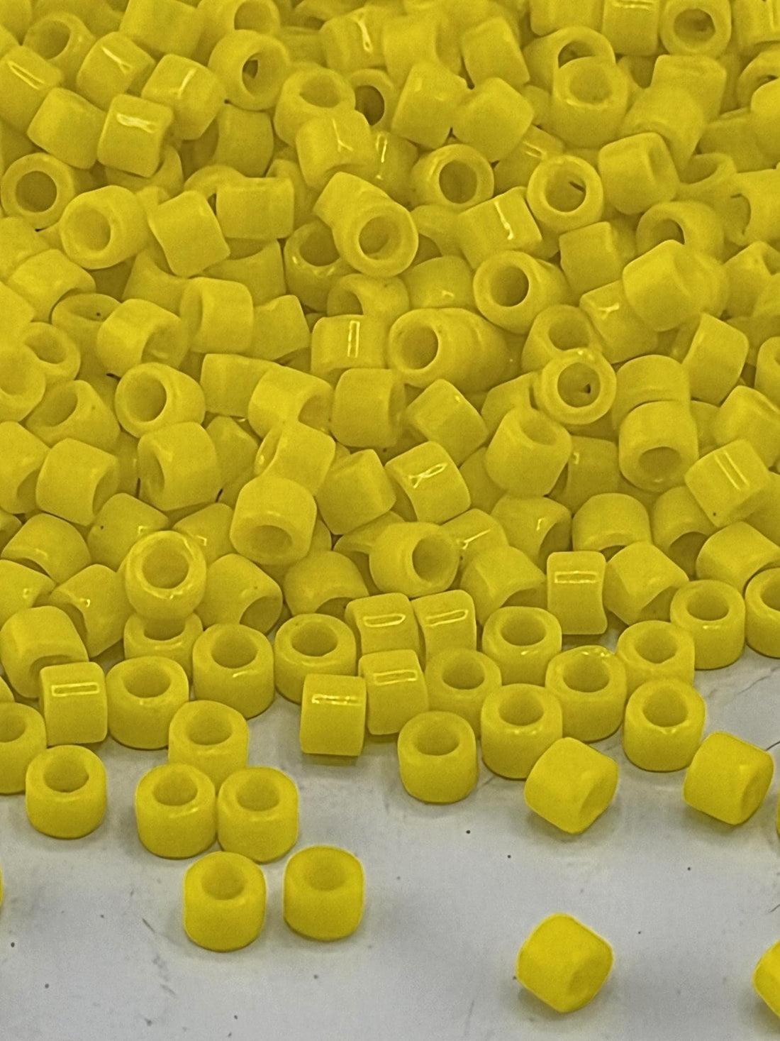 DB0721:Yellow Opaque | Size 11/0 | 7g