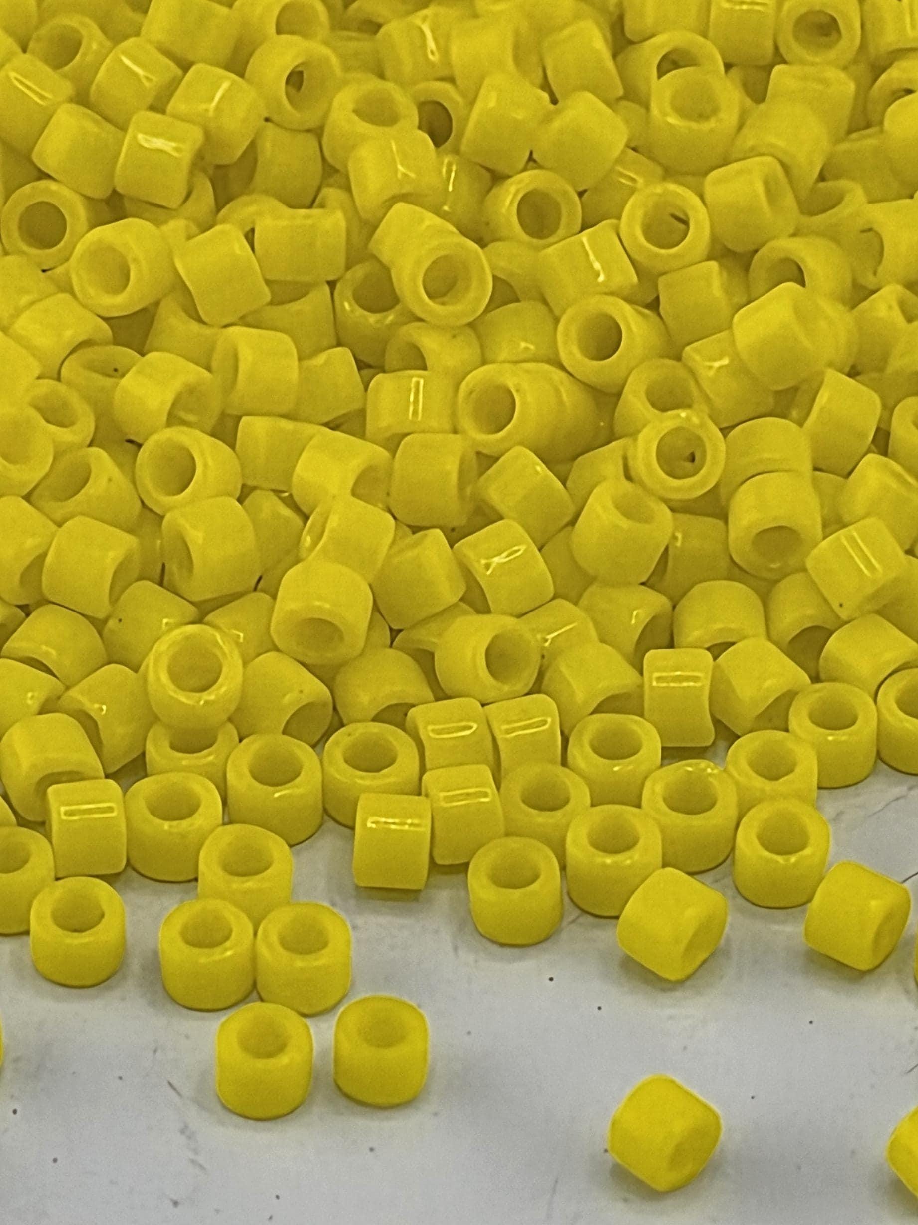 DB0721:Yellow Opaque | Size 11/0 | 7g