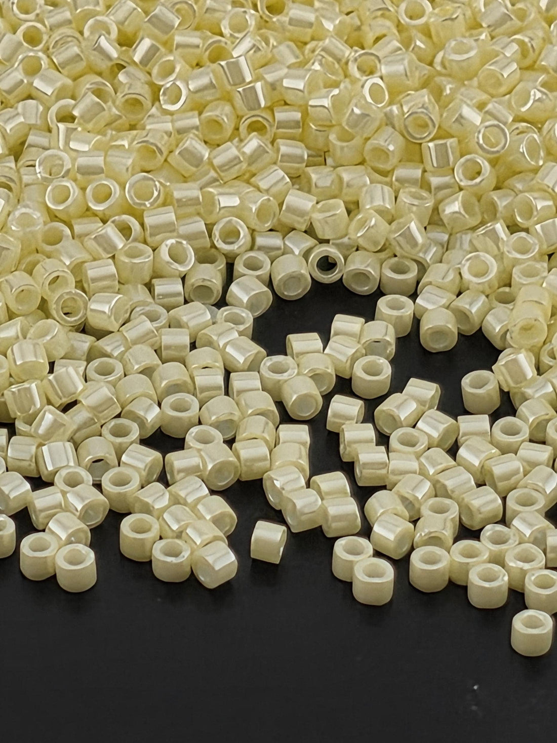 DB1531:Whipped Butter Opaque Luster | Size 11/0 | 7g