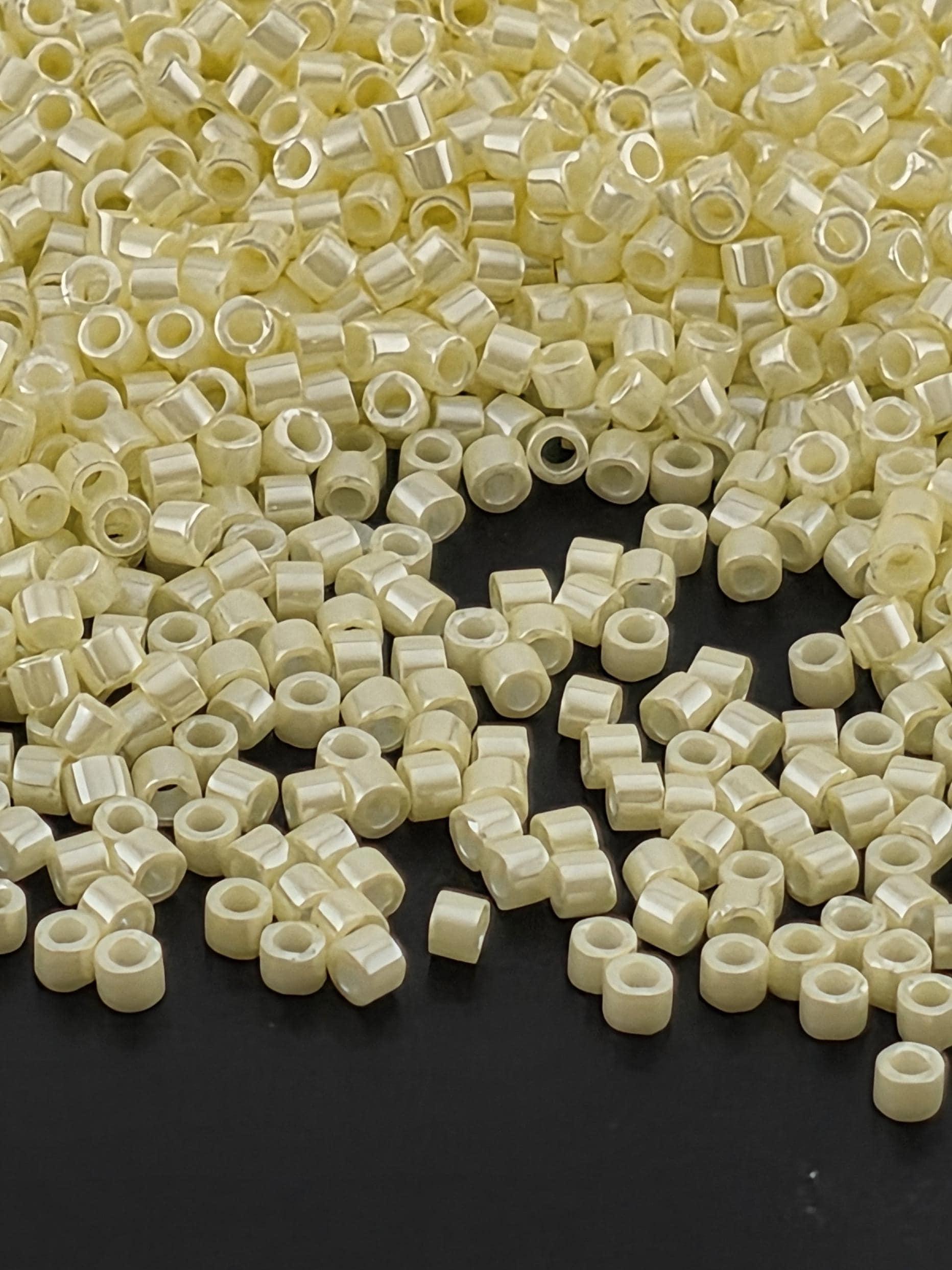 DB1531:Whipped Butter Opaque Luster | Size 11/0 | 7g