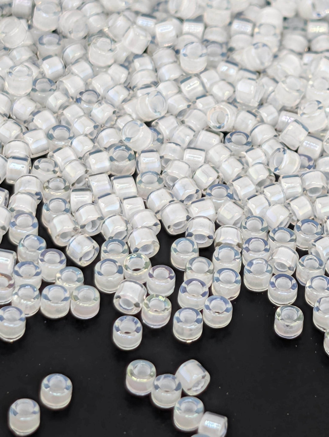 DB0066:Crystal/White Inside Color Lined Sparkle | Size 11/0 | 7g