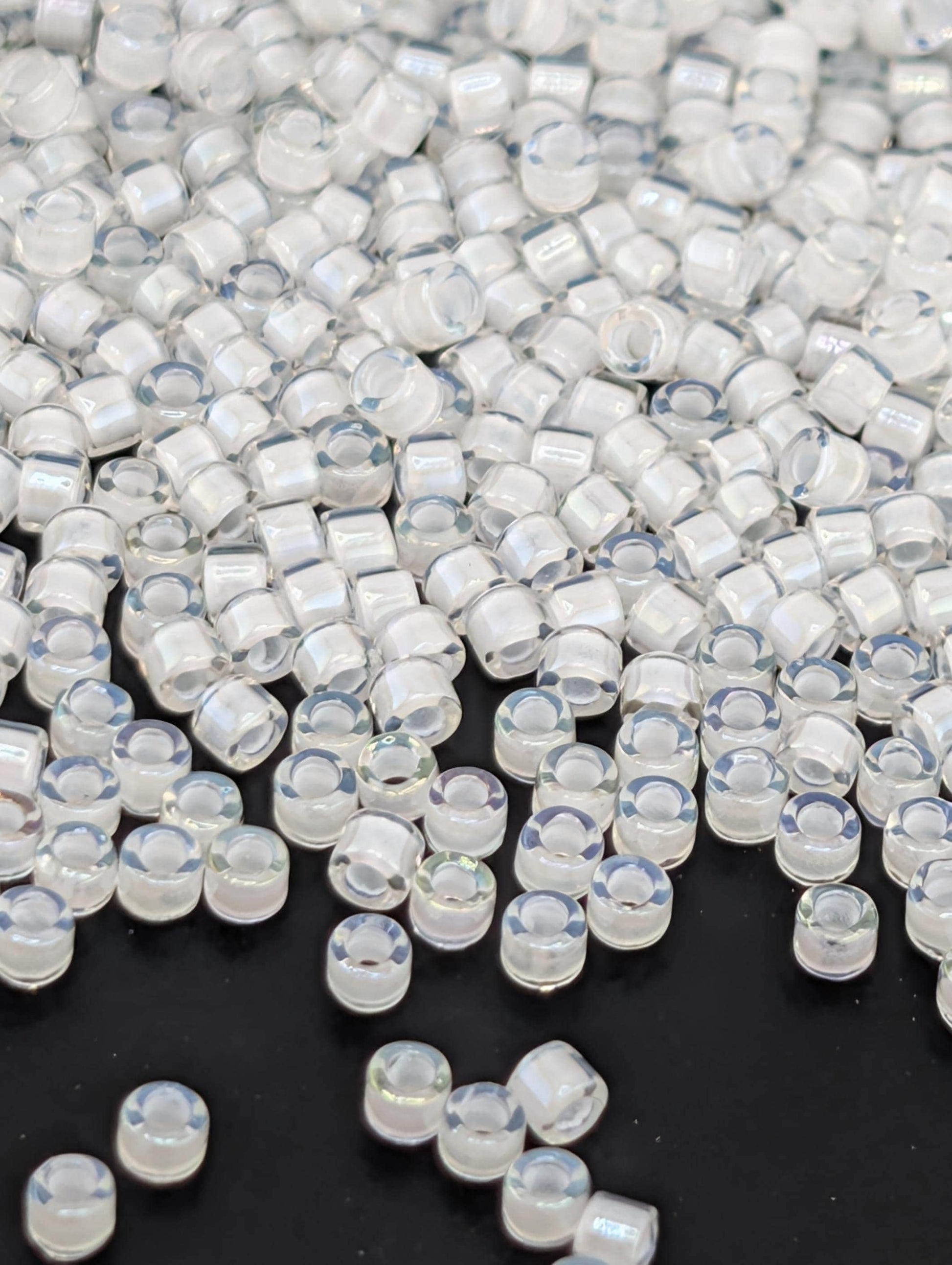 DB0066:Crystal/White Inside Color Lined Sparkle | Size 11/0 | 7g