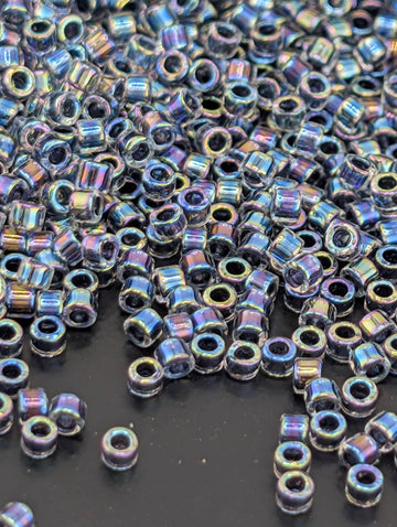 DB0086:Crystal/Steel Inside Color Lined Rainbow | Size 11/0 | 7g
