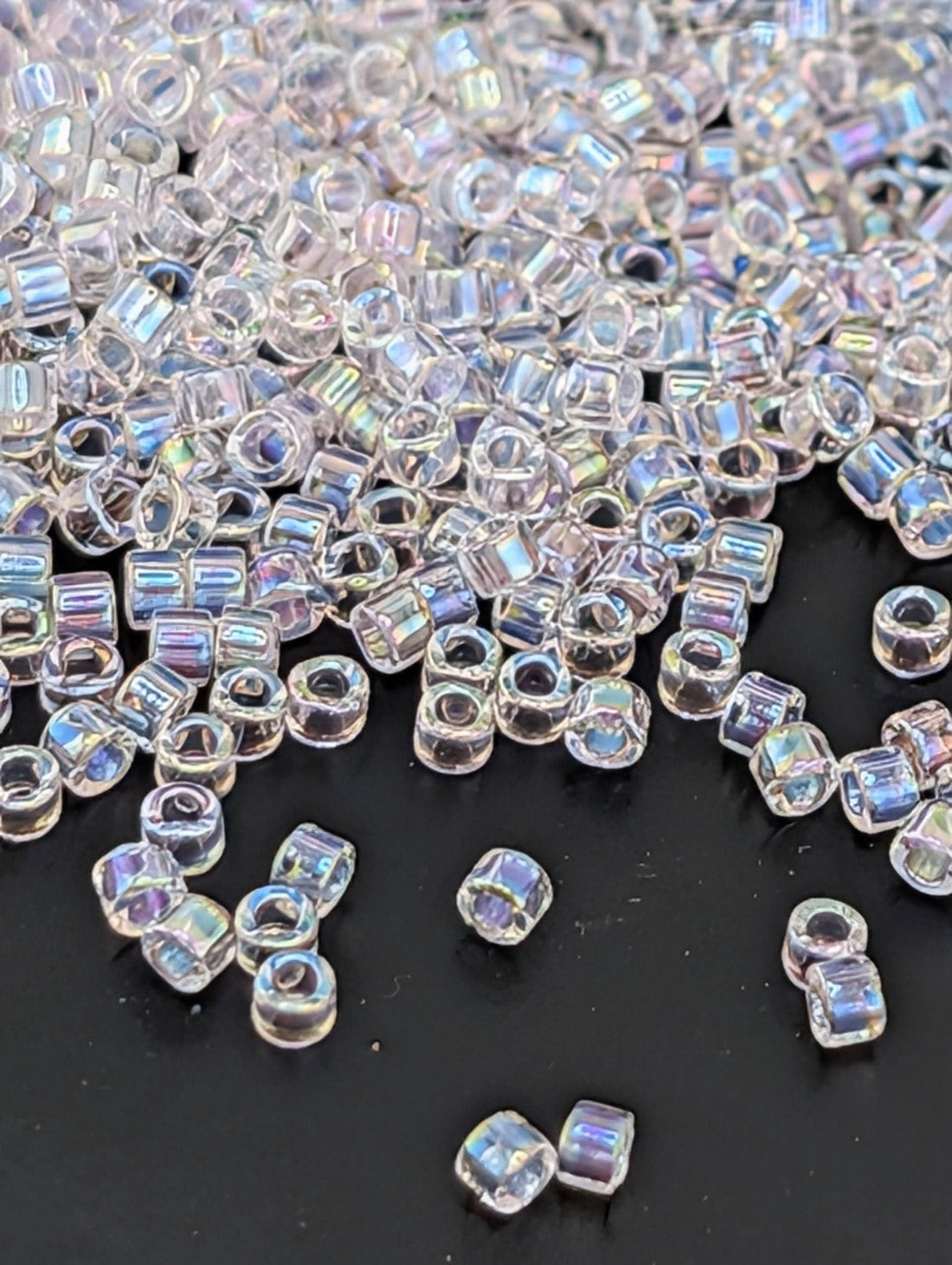 DB0082:Crystal/Light Pink Inside Color Lined Rainbow | Size 11/0 | 7g