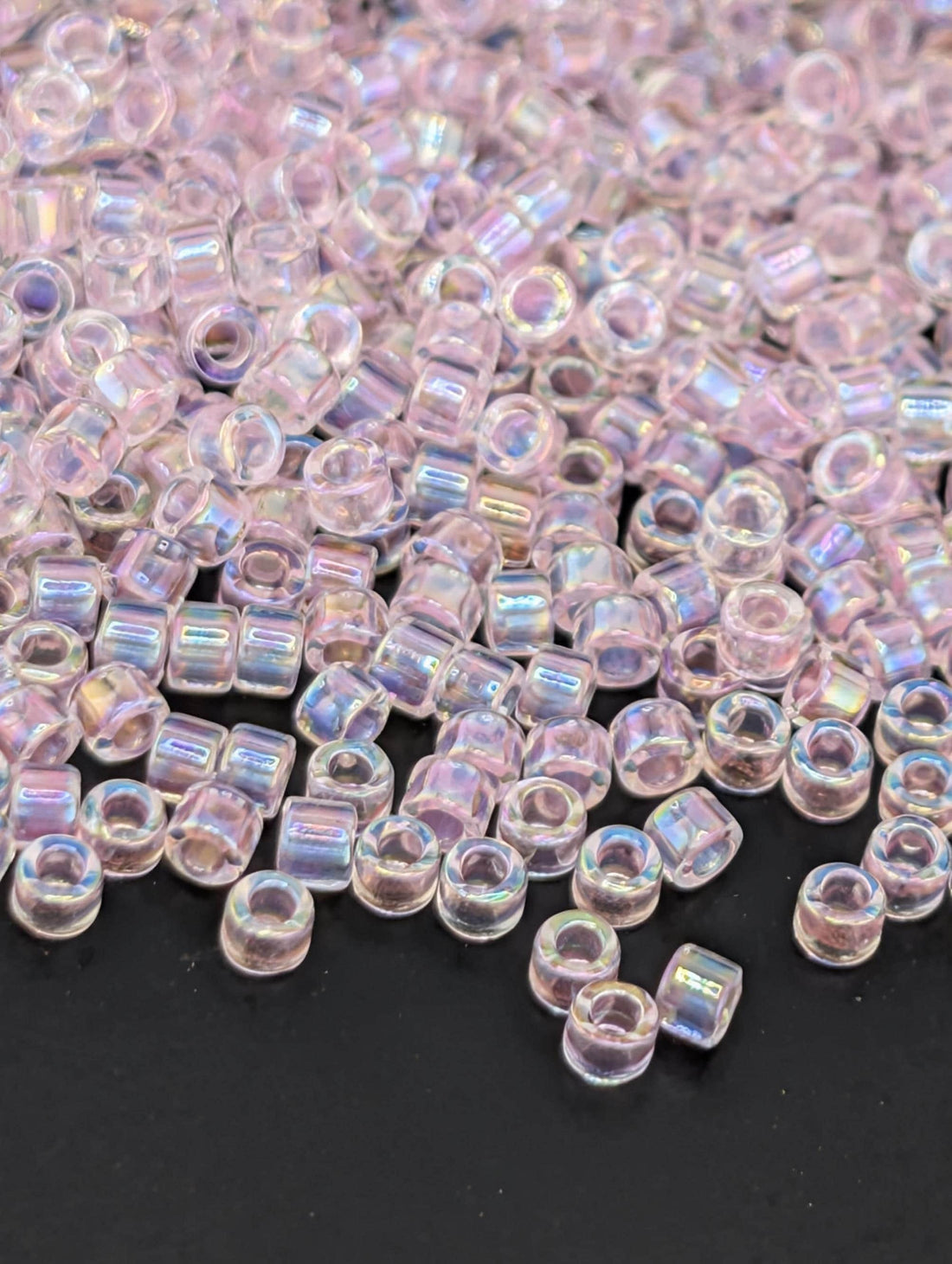 DB0071:Crystal/Soft Pink Inside Color Lined Rainbow | Size 11/0 | 7g