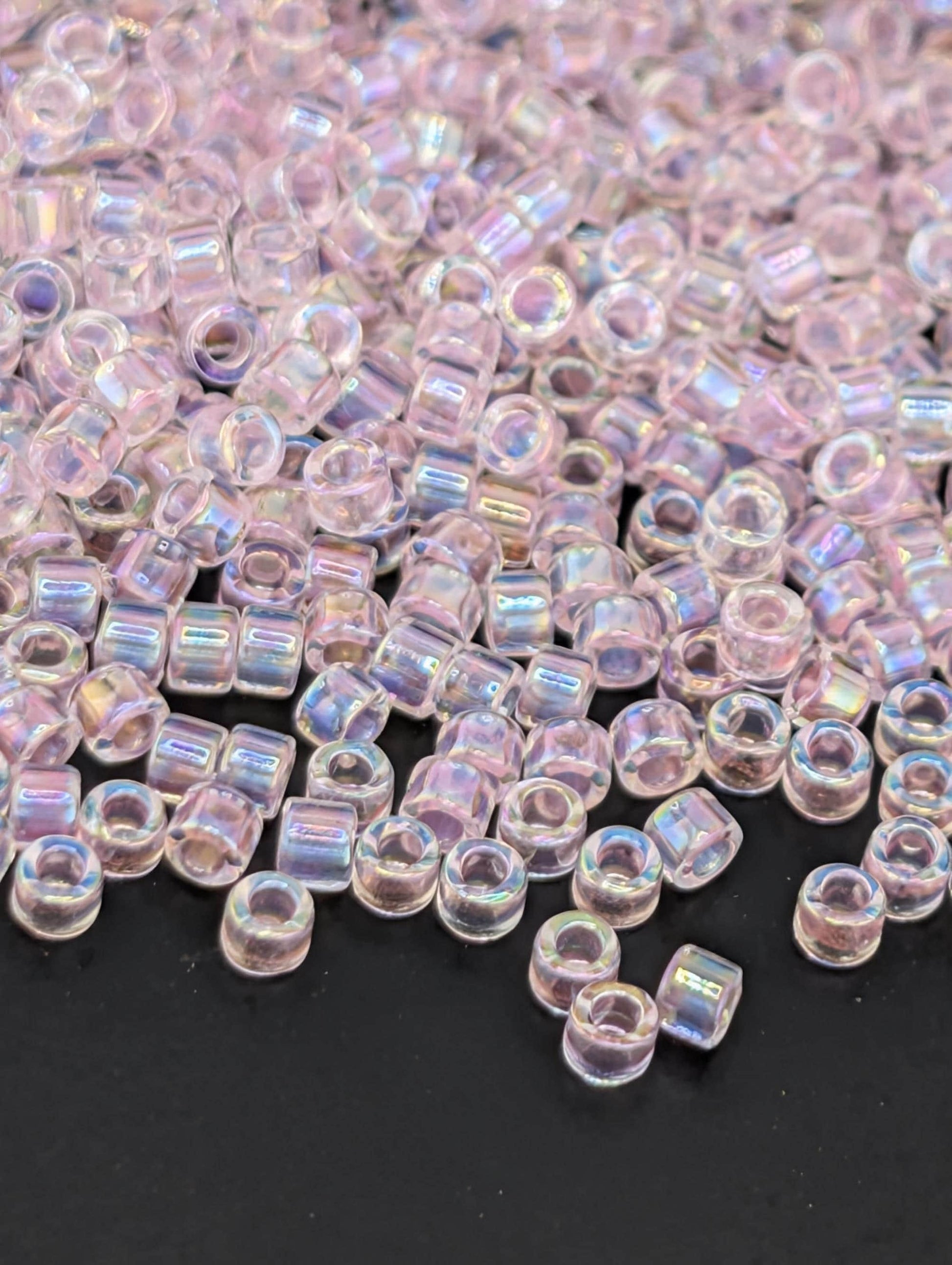 DB0071:Crystal/Soft Pink Inside Color Lined Rainbow | Size 11/0 | 7g