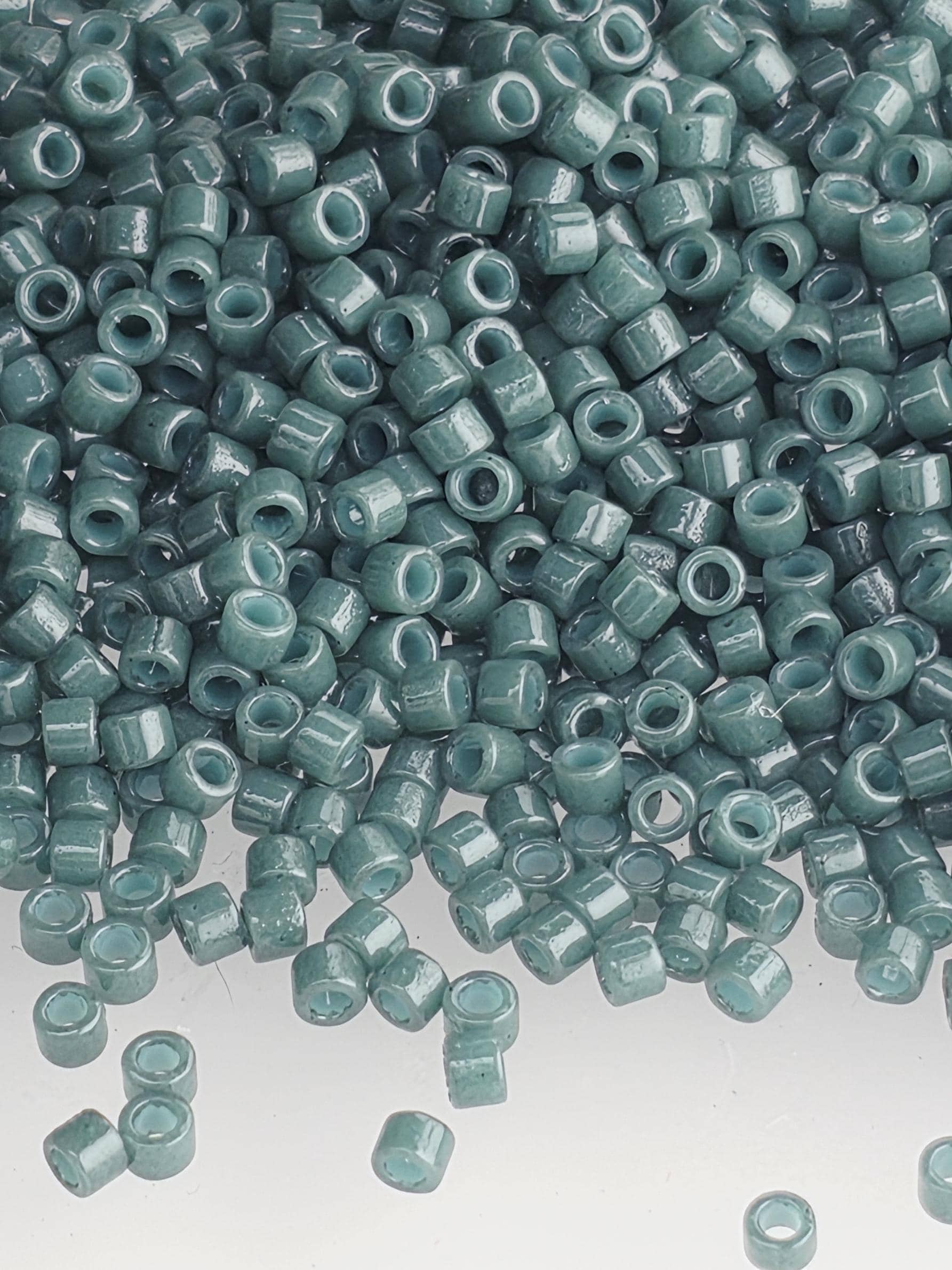 Tropical Ocean Green DC/O(D) | Size 11/0 | 7g | Japanese Seed Beads | Bead Weaving Embroidery Supply | DIY Jewelry