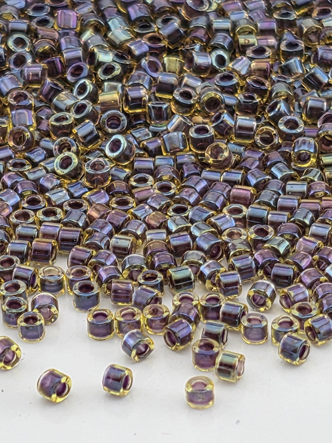 DB1740:Peridot/Purple Inside Color Lined Rainbow | Size 11/0 | 7g