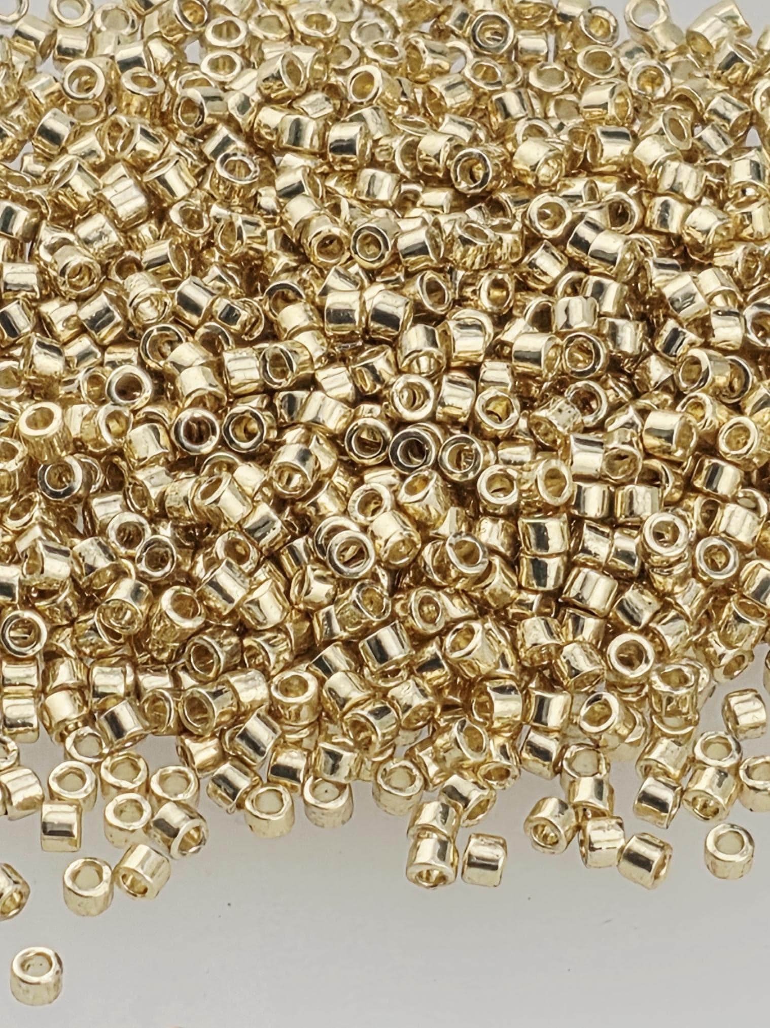 Pale Gold DC/GA | Size 11/0 | 7g | Japanese Seed Beads | Bead Weaving Embroidery Supply | DIY Jewelry