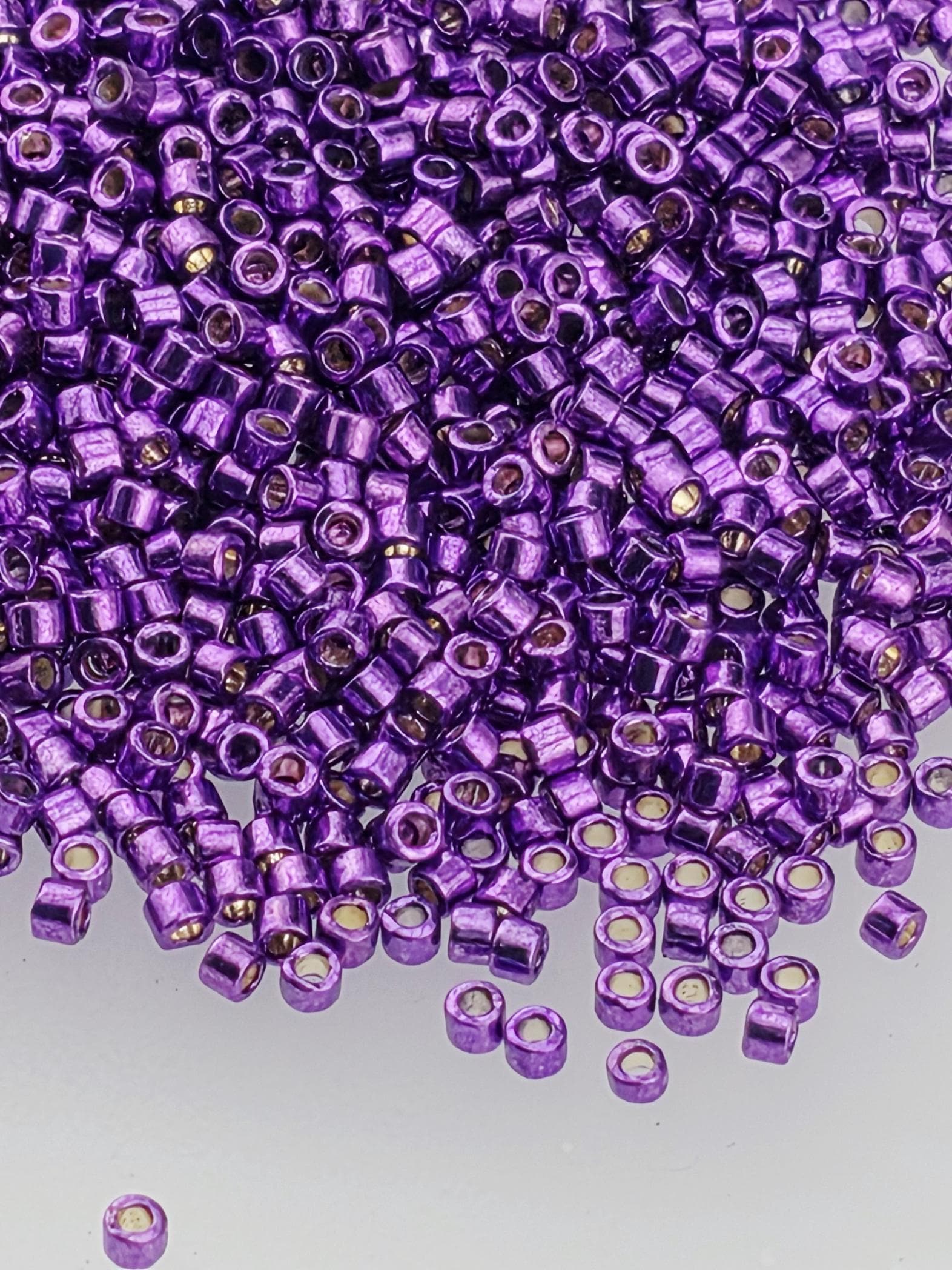 DB2508:Purple Orchid DC/GA | Size 11/0 | 7g