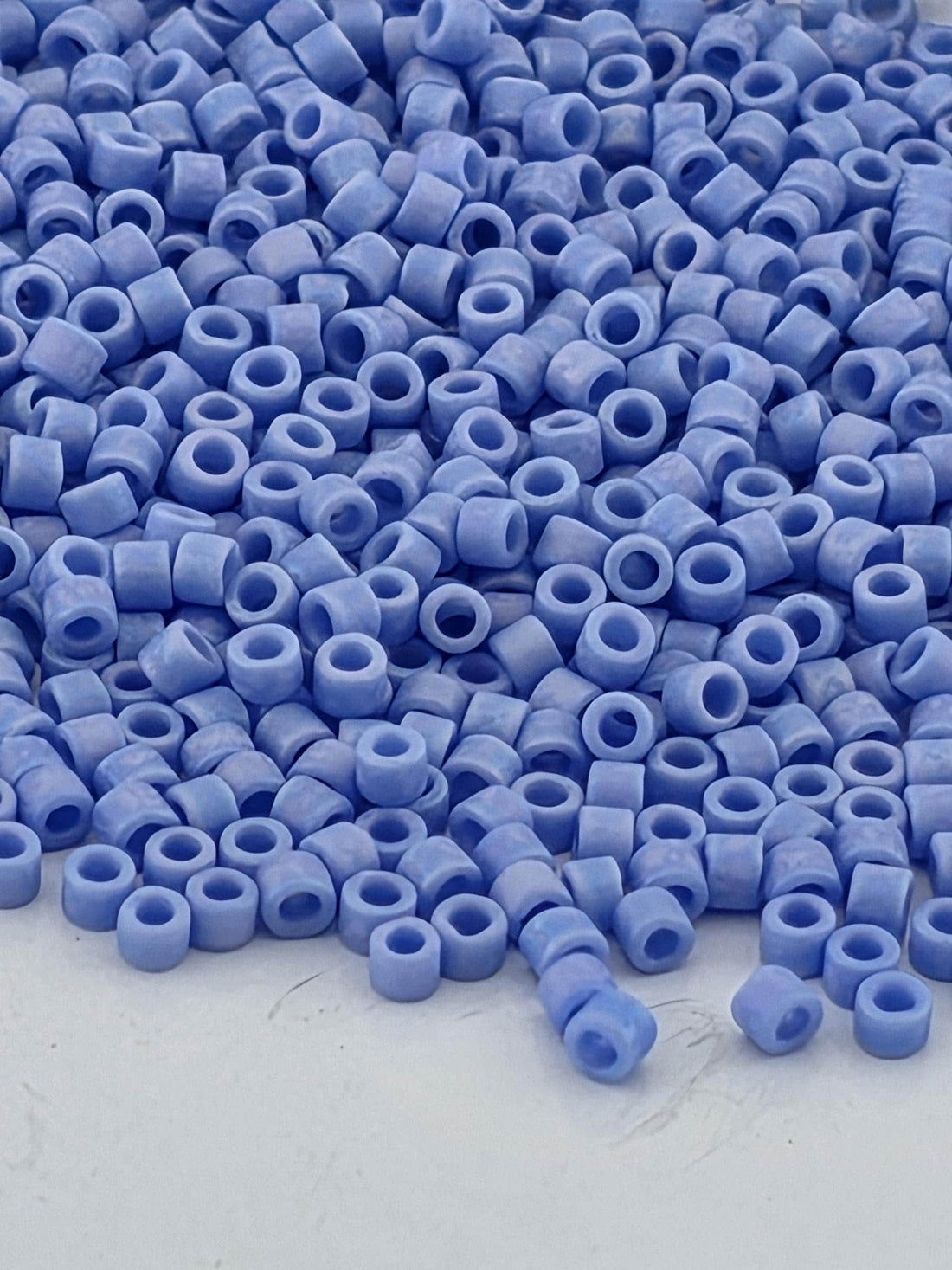 DB0881:Periwinkle Opaque Matte Rainbow | Size 11/0 | 7g
