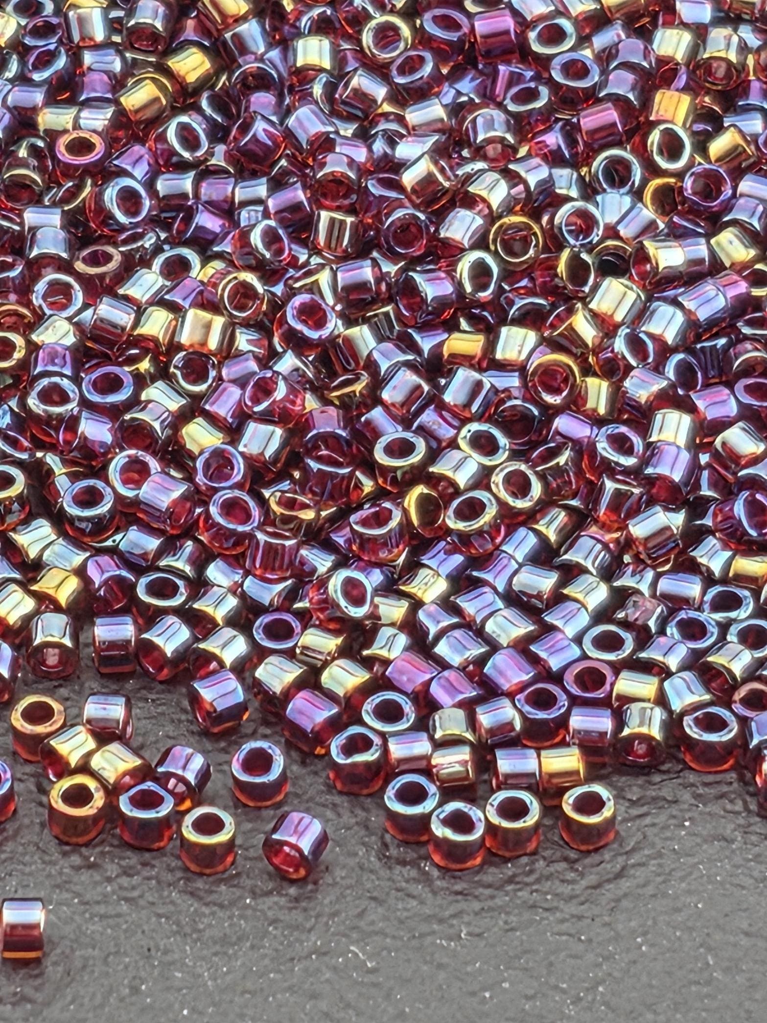 DB1751:Ruby/Black Cherry Inside Color Lined Rainbow | Size 11/0 | 7g