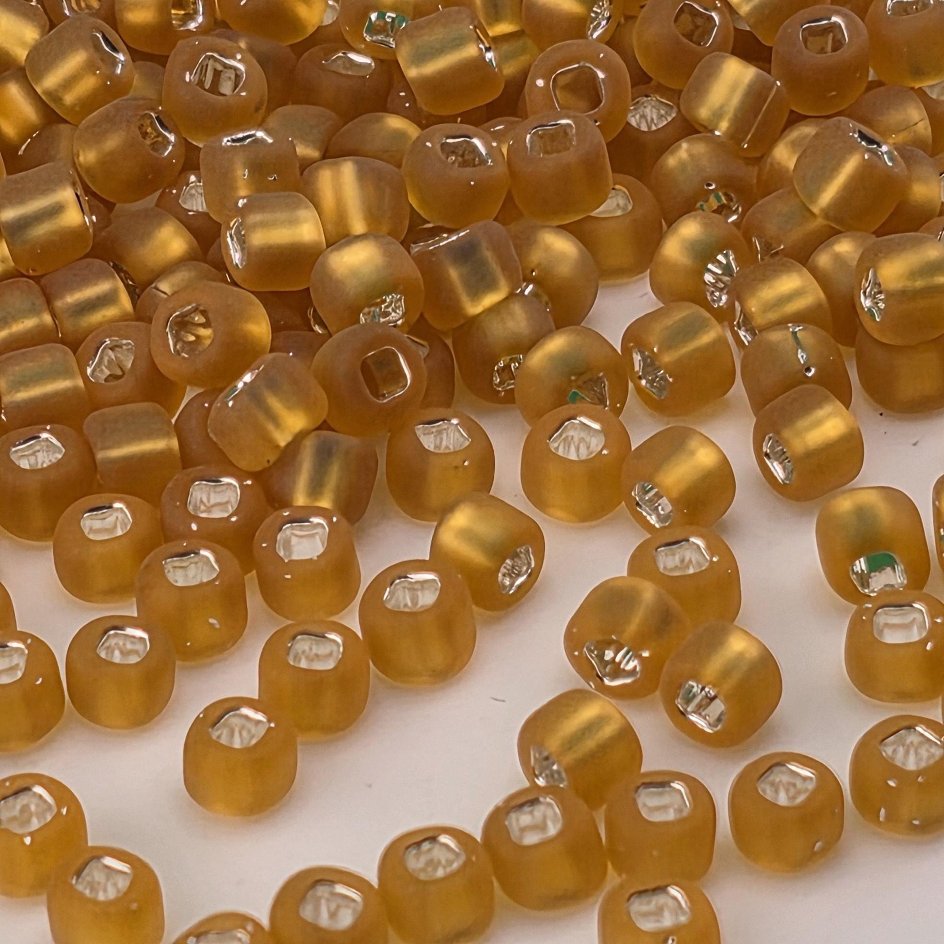 Matsuno Dyna-Mites 6/0 Silver Lined Matte Seed Beads - 15g Pkg - Approx 180 pcs