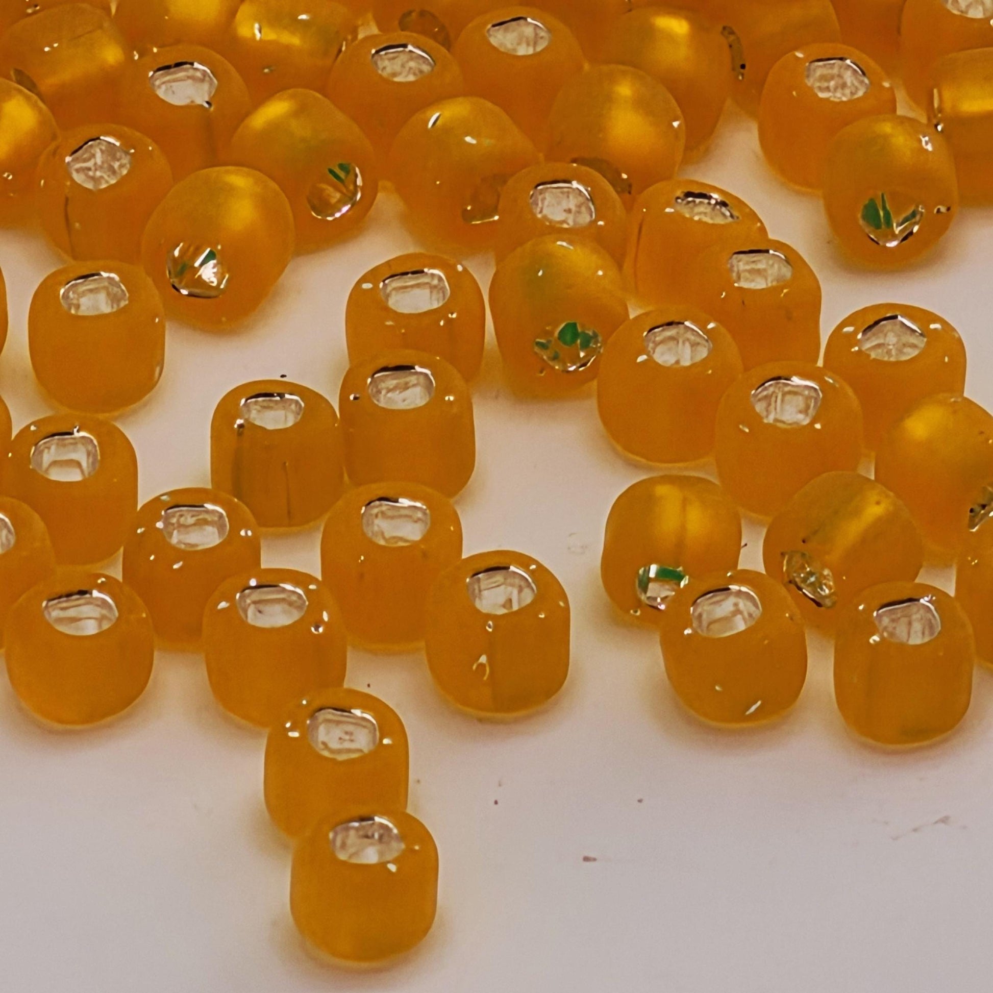 Matsuno Dyna-Mites 6/0 Silver Lined Matte Seed Beads - 15g Pkg - Approx 180 pcs