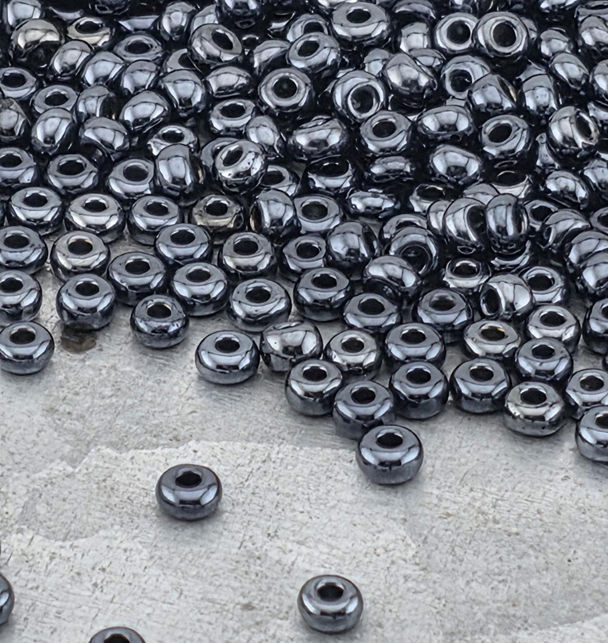 Opaque Hematite | Size 8 | 15g | Preciosa-Ornela Glass Seed Beads