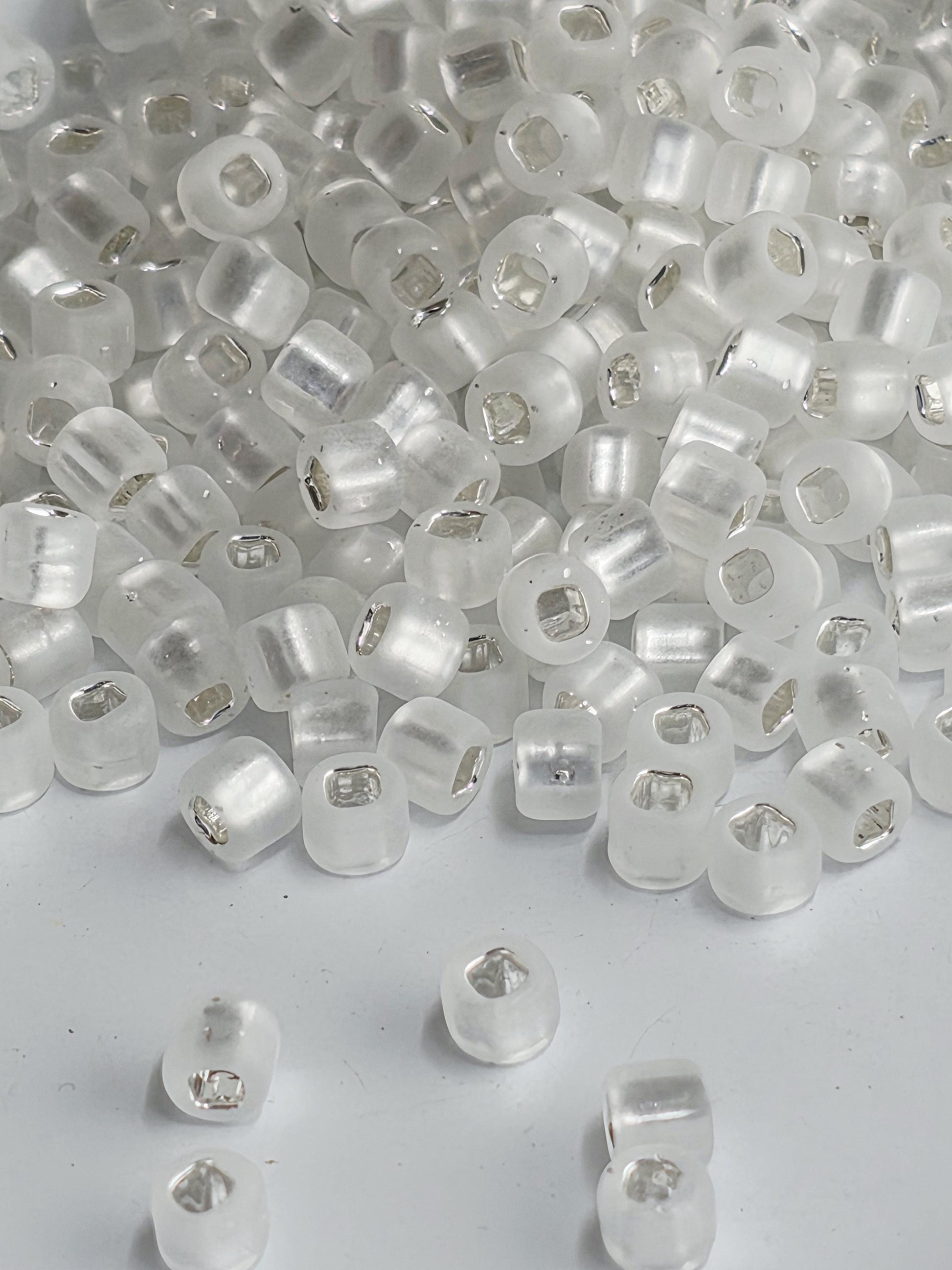 Matsuno Dyna-Mites 6/0 Silver Lined Matte Seed Beads - 15g Pkg - Approx 180 pcs