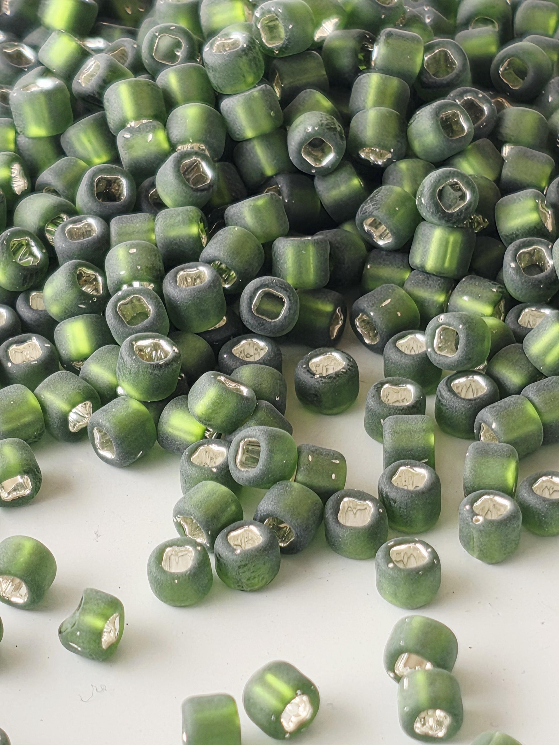 Matsuno Dyna-Mites 6/0 Silver Lined Matte Seed Beads - 15g Pkg - Approx 180 pcs