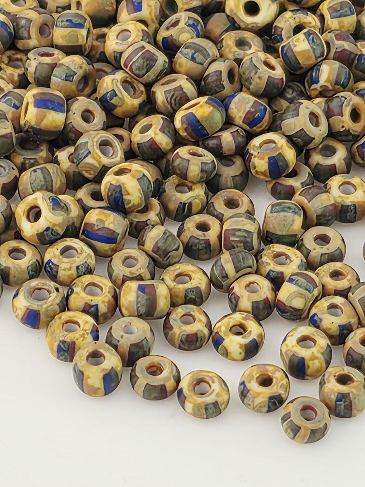 Preciosa 8/0 Seed Beads 8/0 Aged White Red & Blue ram - 15g - Czech Glass Rocaille for Jewelry Making