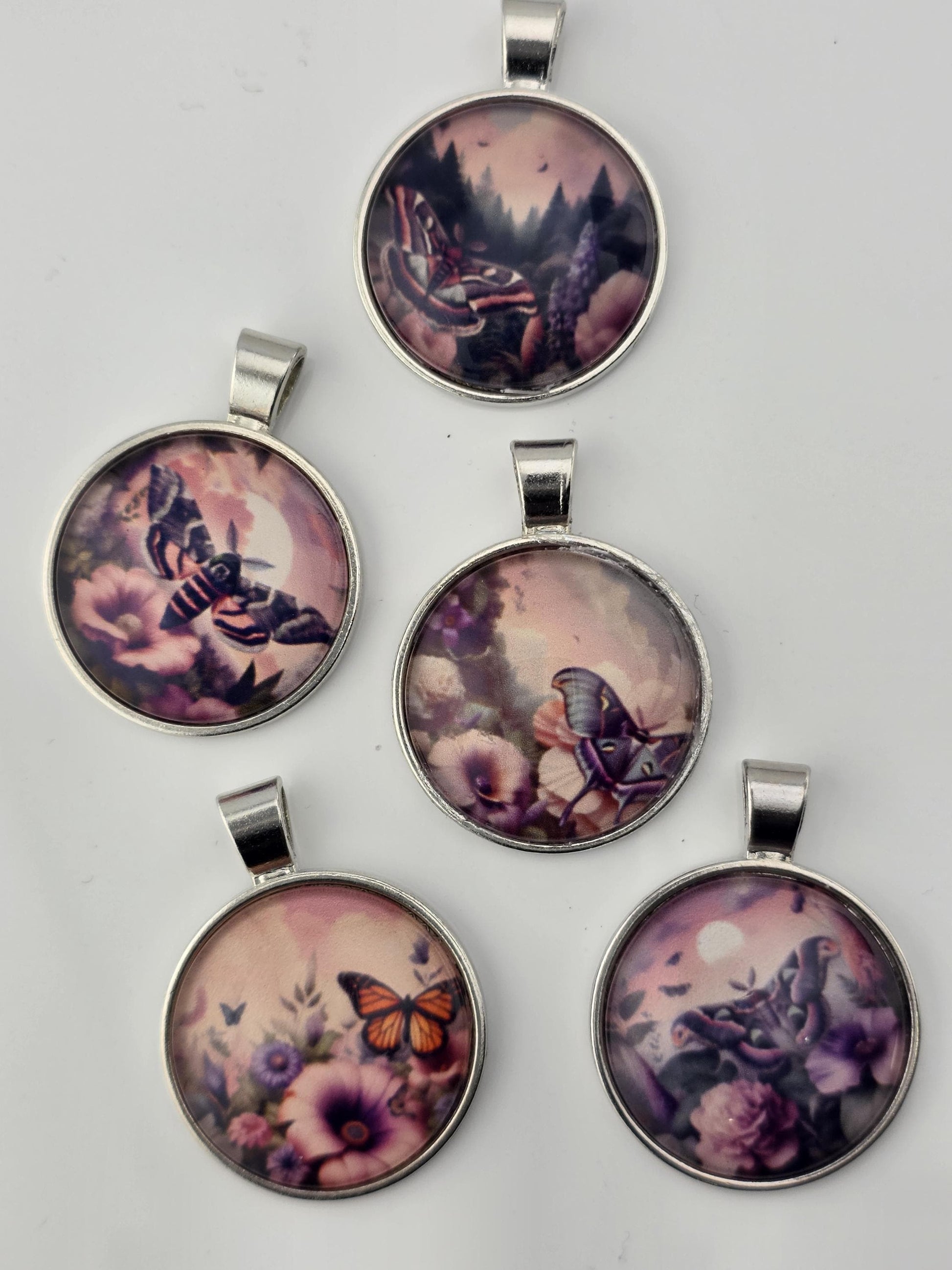 Blush and Onyx Bead Soup Mix | Blush, Peach and Black Glass Beads | Bee and Cat Cabochon Pendants | DIY Jewelry Making | Learise Curated Mix