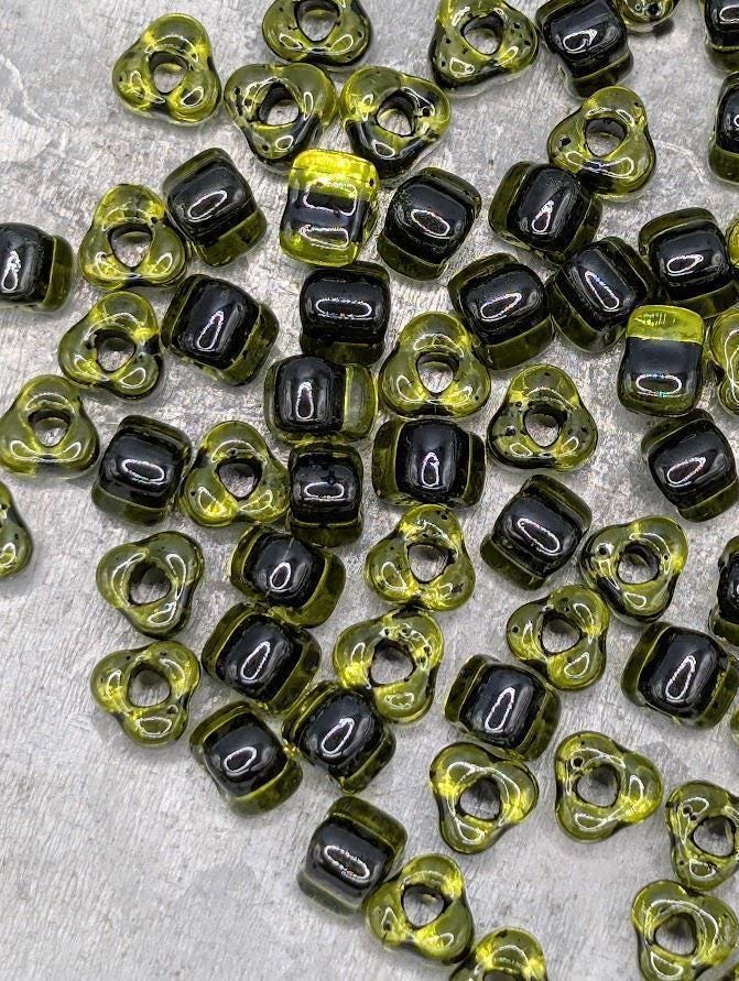 Peridot/Black Inside Color Lined Miyuki Triangle Size 8/0 (15g Pkg)