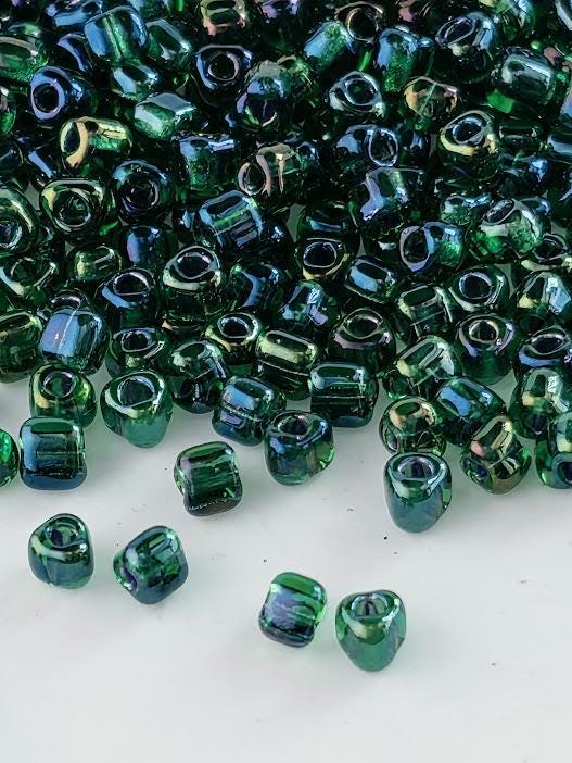 Med Green/Dk Green Inside Color Lined Sparkle Miyuki Triangle Size 8/0 (15g Pkg)