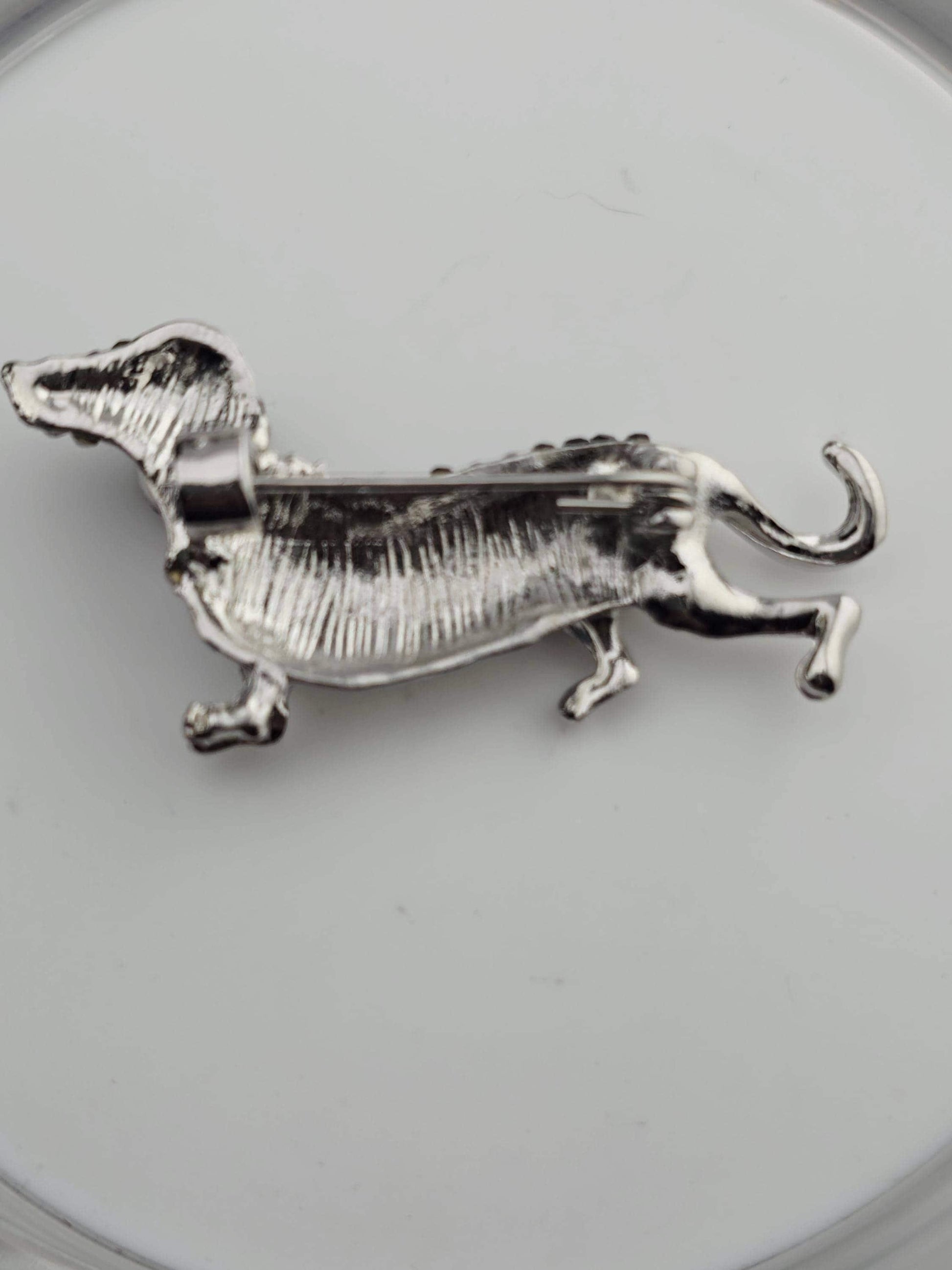 Animal Dog Brooch: Black Gemstone Jewelry Pin (50x25mm)