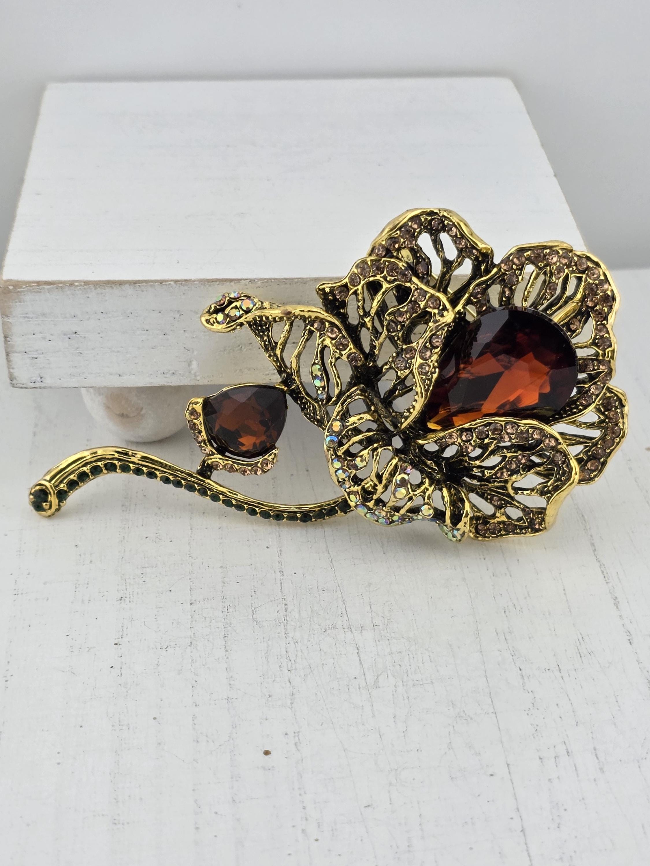 Topaz Pendant: Floral Design with Gold Plating (Large, Radiant Glow)