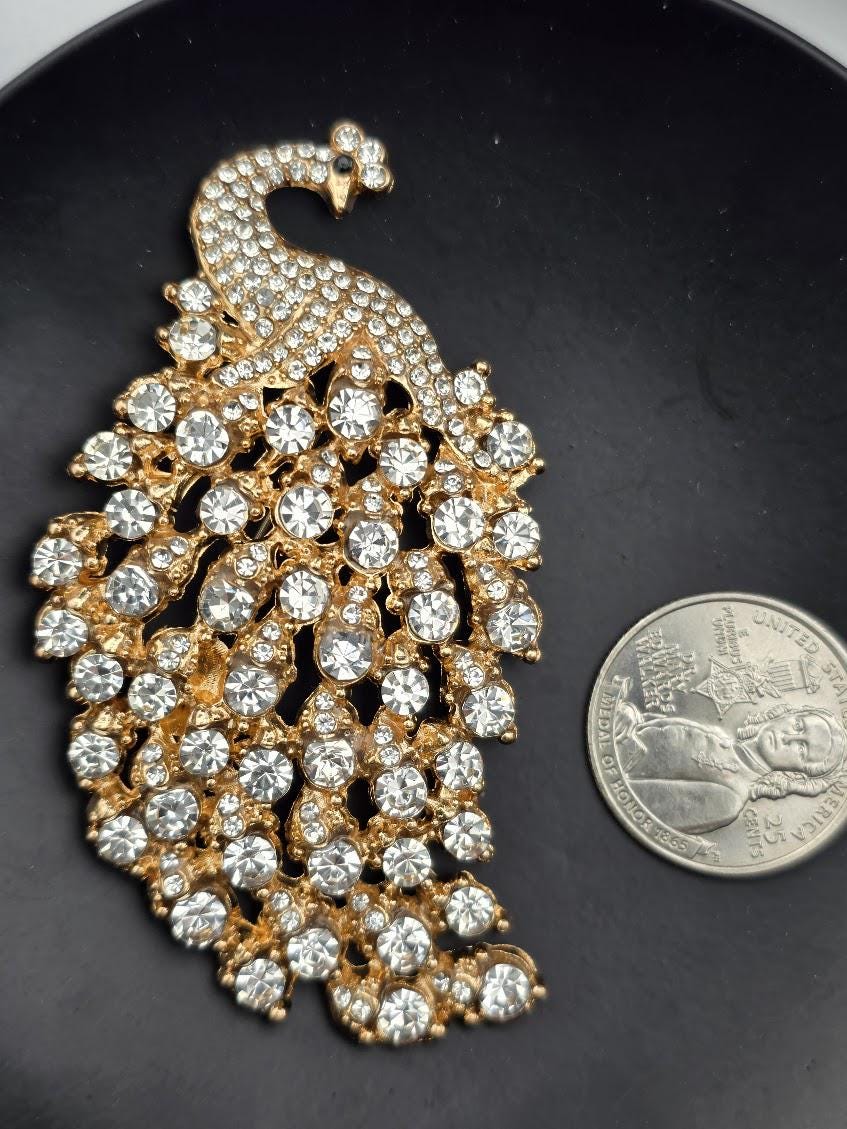 Peacock Brooch: Golden Rhinestone Crystal Pin (Compact, Gold Plated)