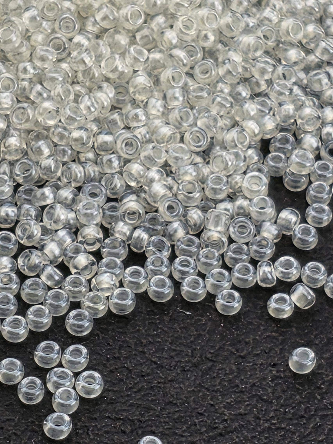 Translucent Pastel Ivory Luster | Size 11 | 15g | Preciosa-Ornela Glass Seed Beads