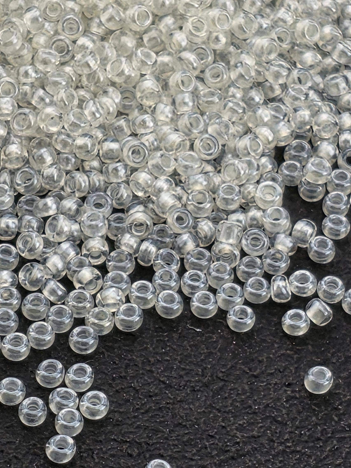 Translucent Pastel Ivory Luster | Size 11 | 15g | Preciosa-Ornela Glass Seed Beads