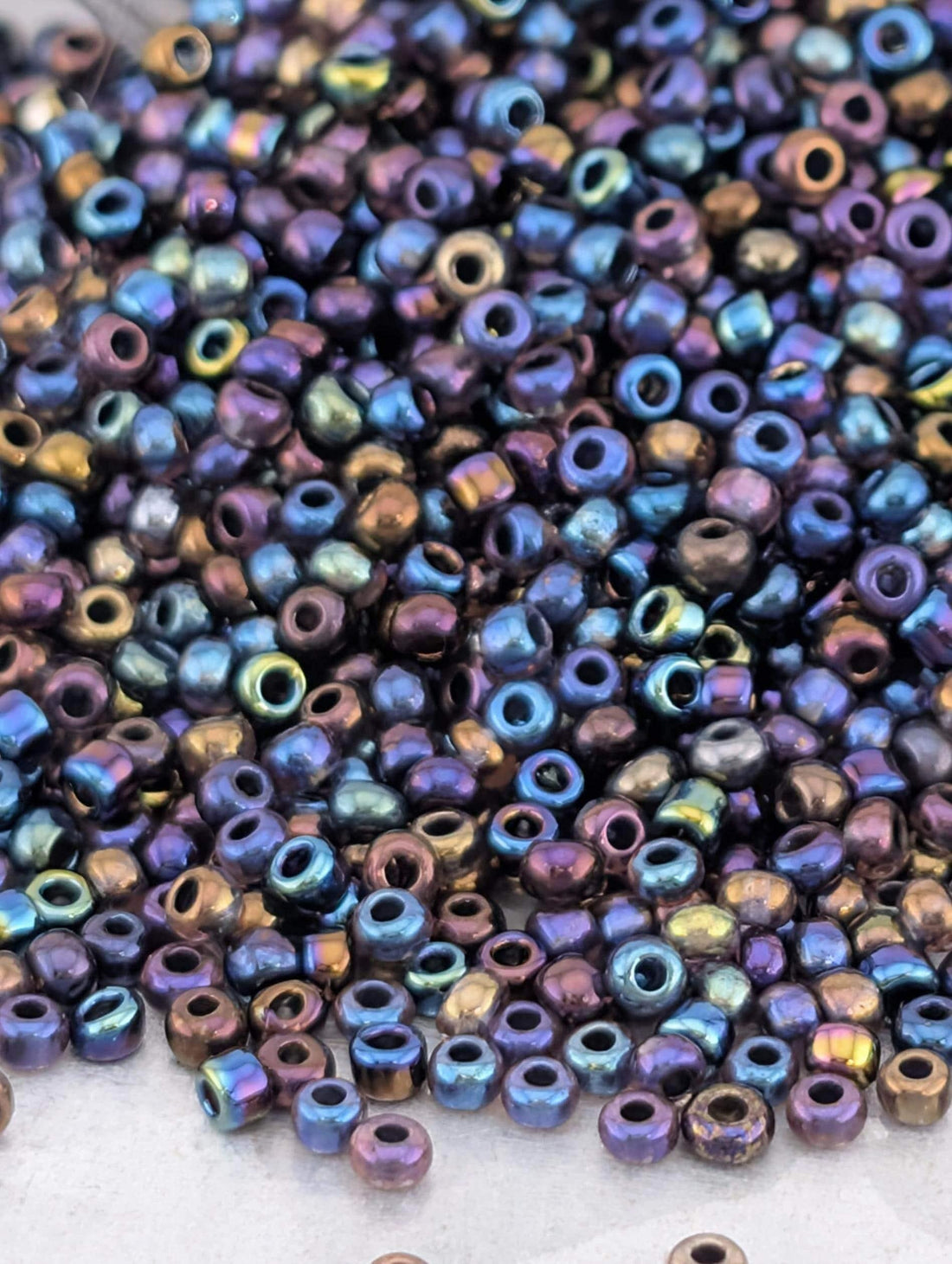 Opaque Blue Iris Black | Size 11 | 15g | Preciosa-Ornela Glass Seed Beads