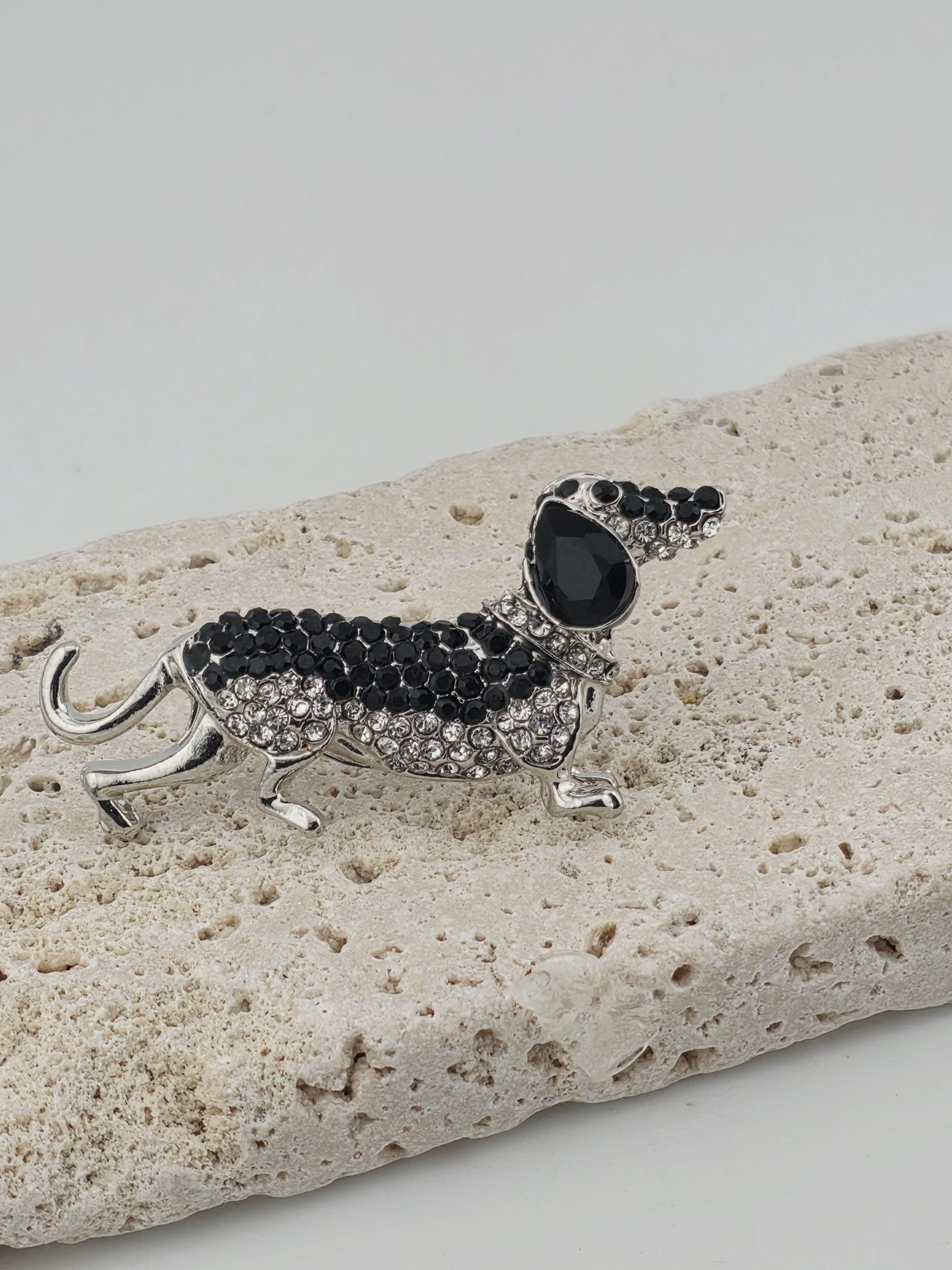Animal Dog Brooch: Black Gemstone Jewelry Pin (50x25mm)