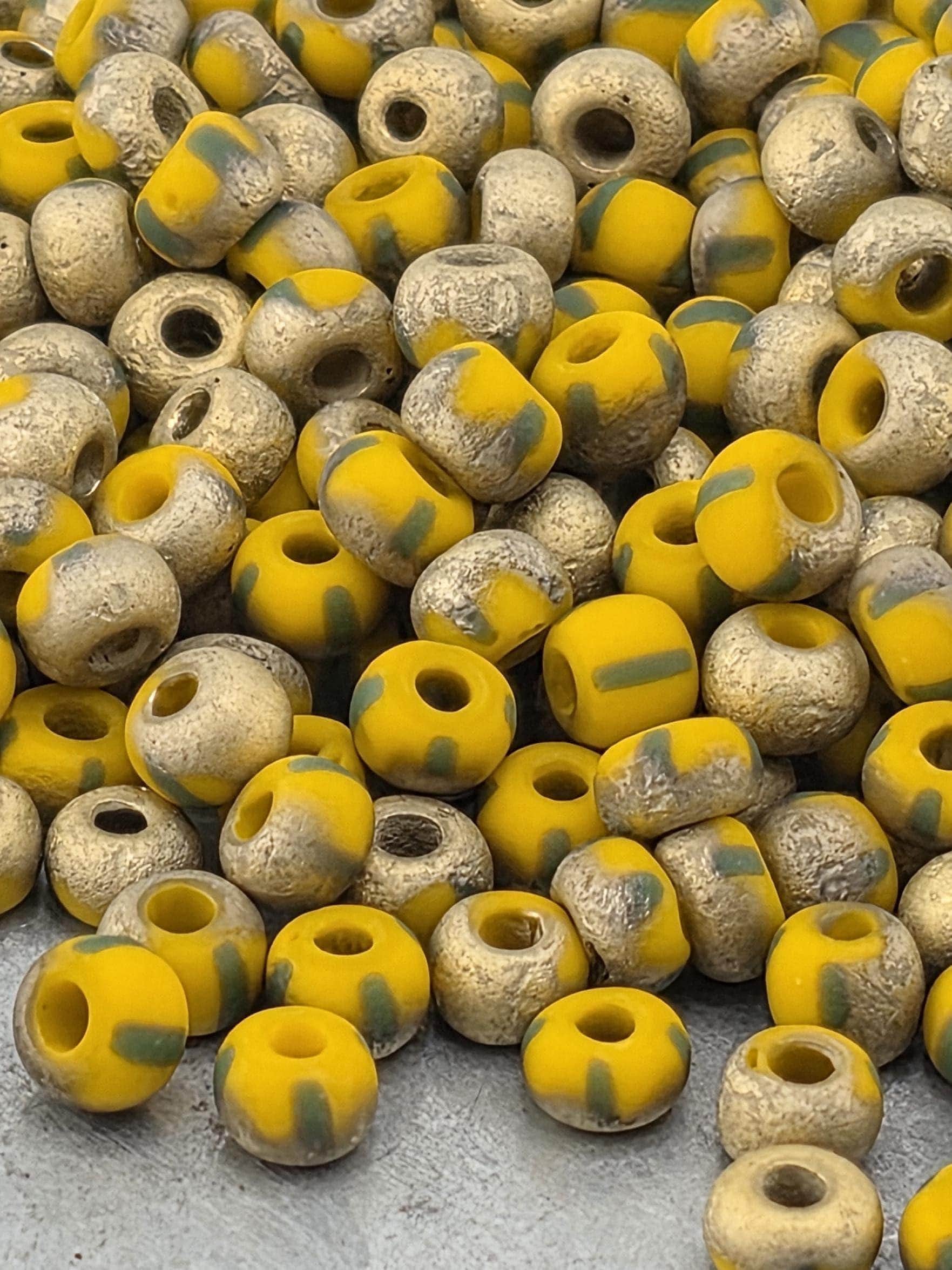 Aged Yellow Green Etch Amber Size 6/0 Seed Beads - Preciosa Ornela Czech Glass, 15g Pack - Bead Weaving, Embroidery & DIY Jewelry