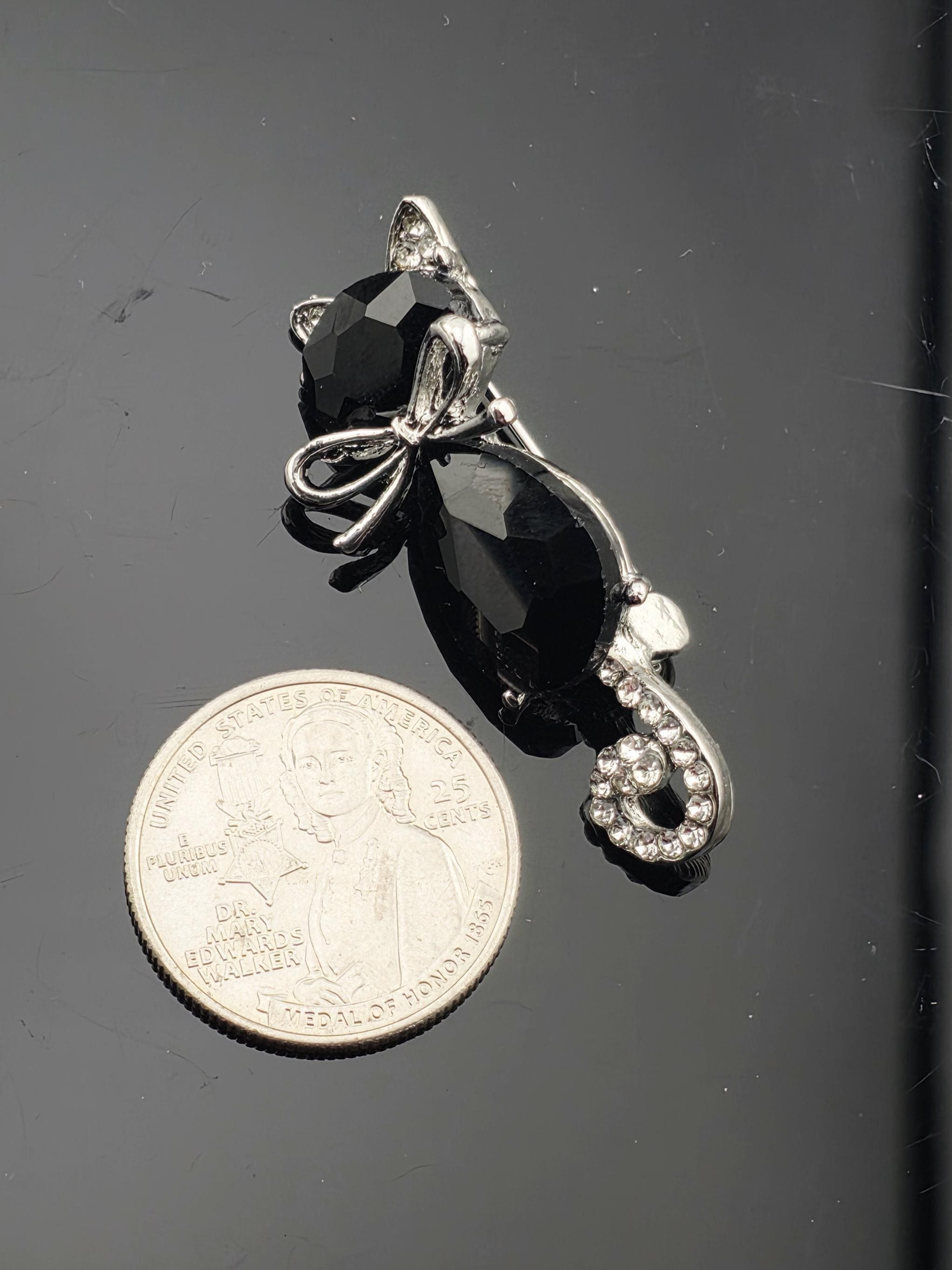 Japanese Korean Style Kitten Brooch Pin (Cute, 45x12mm)