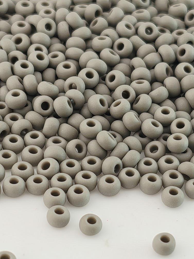 Opaque Matte Grey | Size 8 | 15g | Preciosa-Ornela Glass Seed Beads