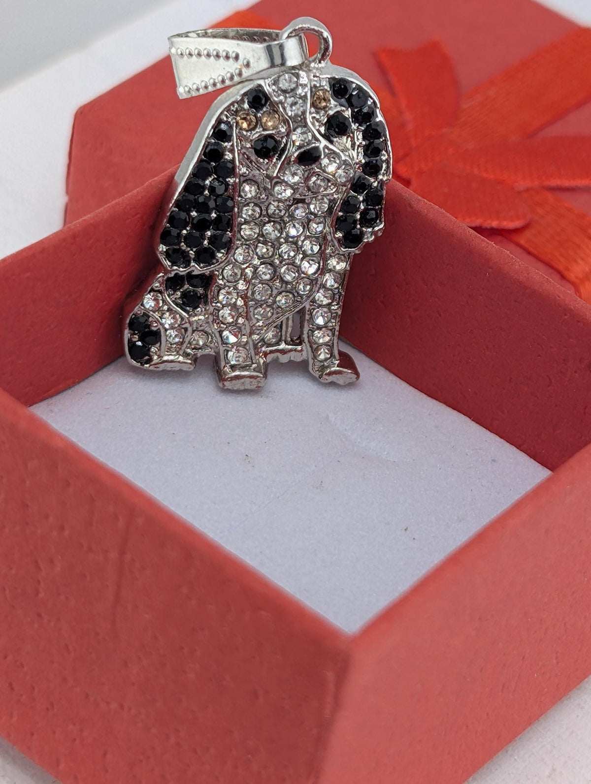 King Charles Cavalier Dog Pendant, Silver Plated (Rhinestone Detail)