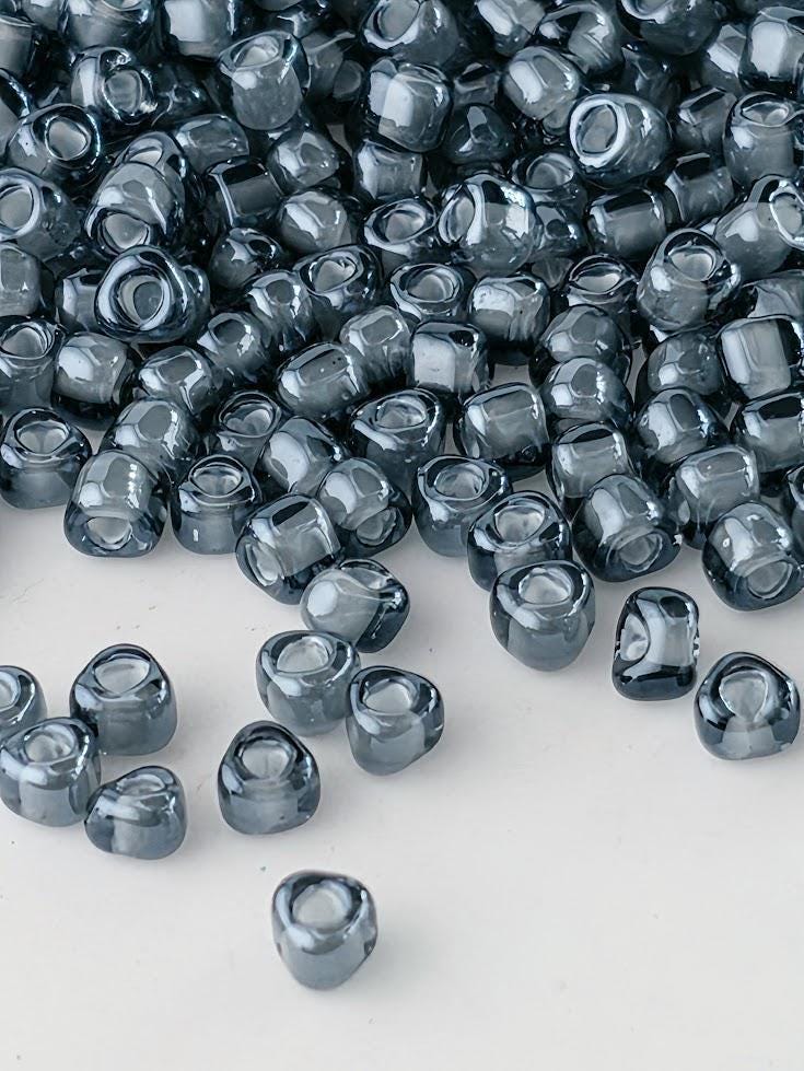Black/Grey Inside Color Lined | Triangle Size 8/0 | Miyuki | 15g Pkg