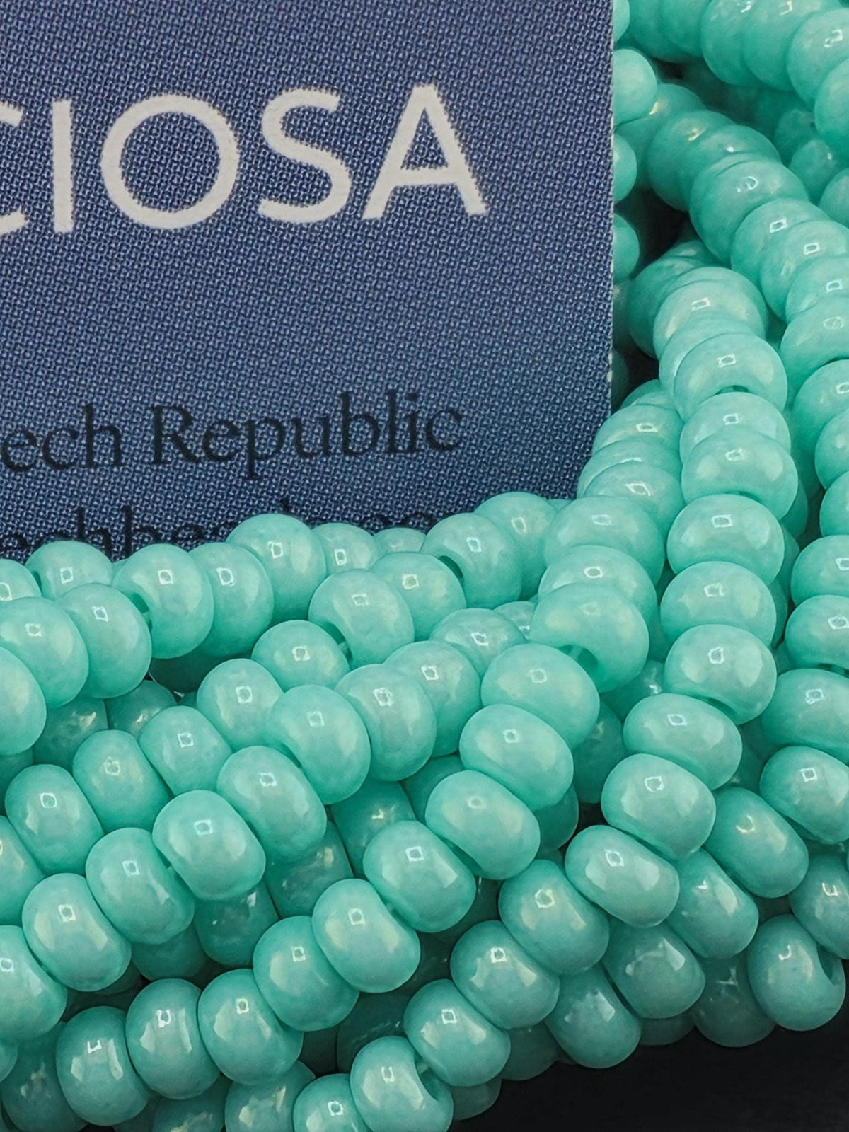 Opaque Terra Intensive Dyed Green . | Size 8 | 15g | Preciosa-Ornela Glass Seed Beads