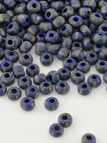 Aged Royal White Stripe | Size 8 | 15g | Preciosa-Ornela Glass Seed Beads