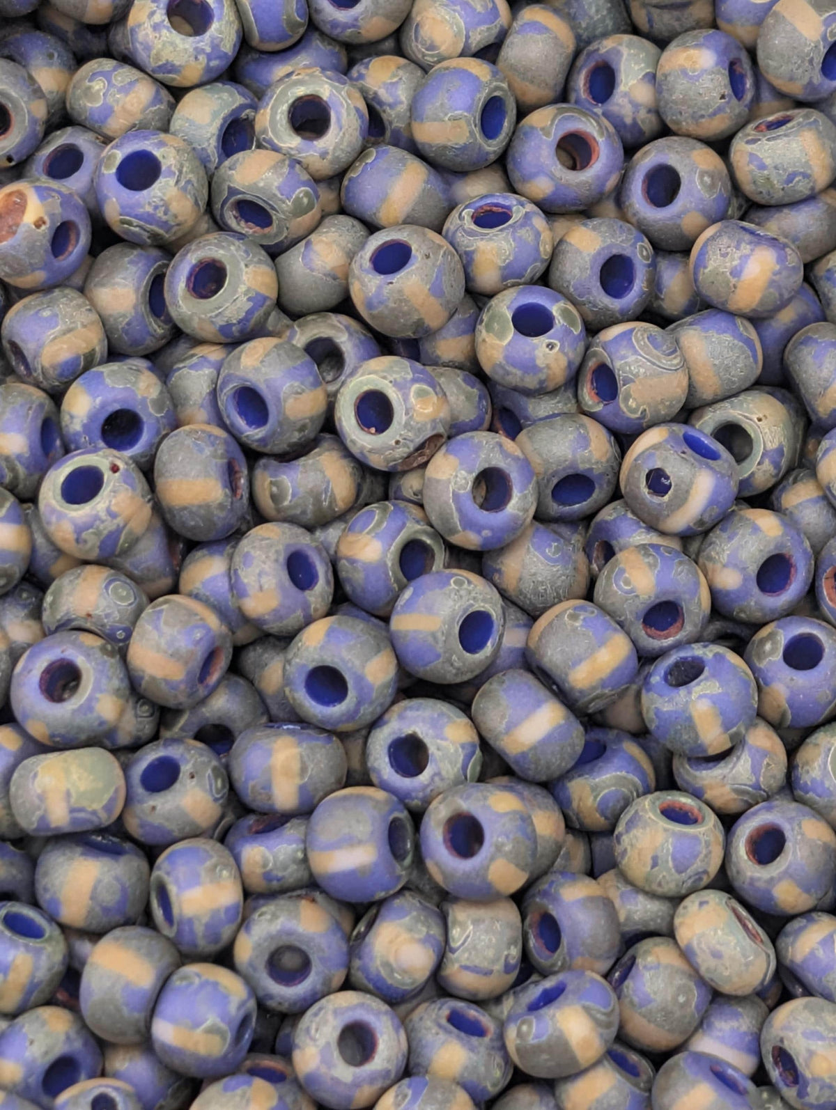 Aged Royal White Stripe | Size 8 | 15g | Preciosa-Ornela Glass Seed Beads