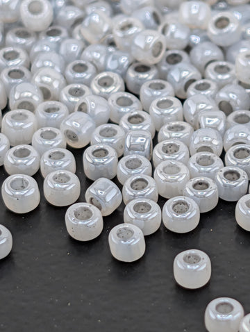 8238SB Opaque Ceylon Pastel Grey 8/0 Matsuno Seed Beads (15g, ~600 pcs)