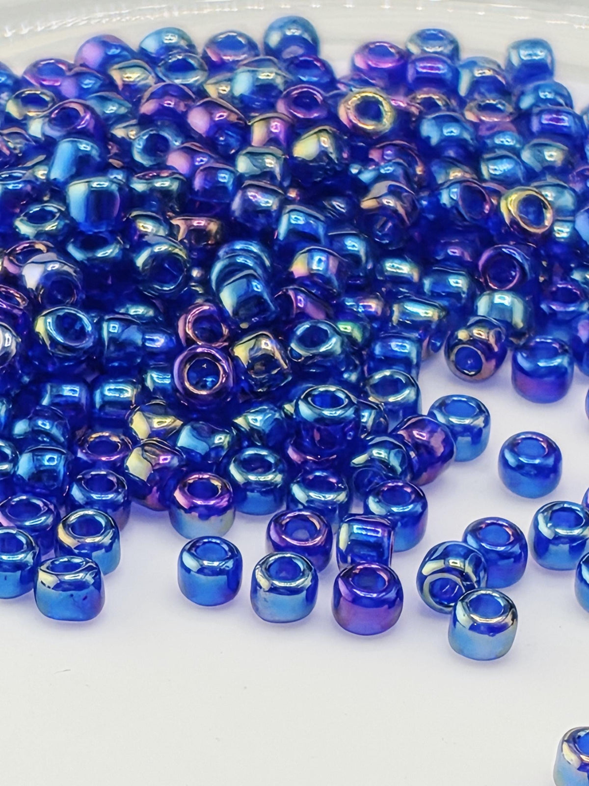 Matsuno Round Beads, Transparent Rainbow Iris Blue, #8 Round | 8/0 | 15g Pack