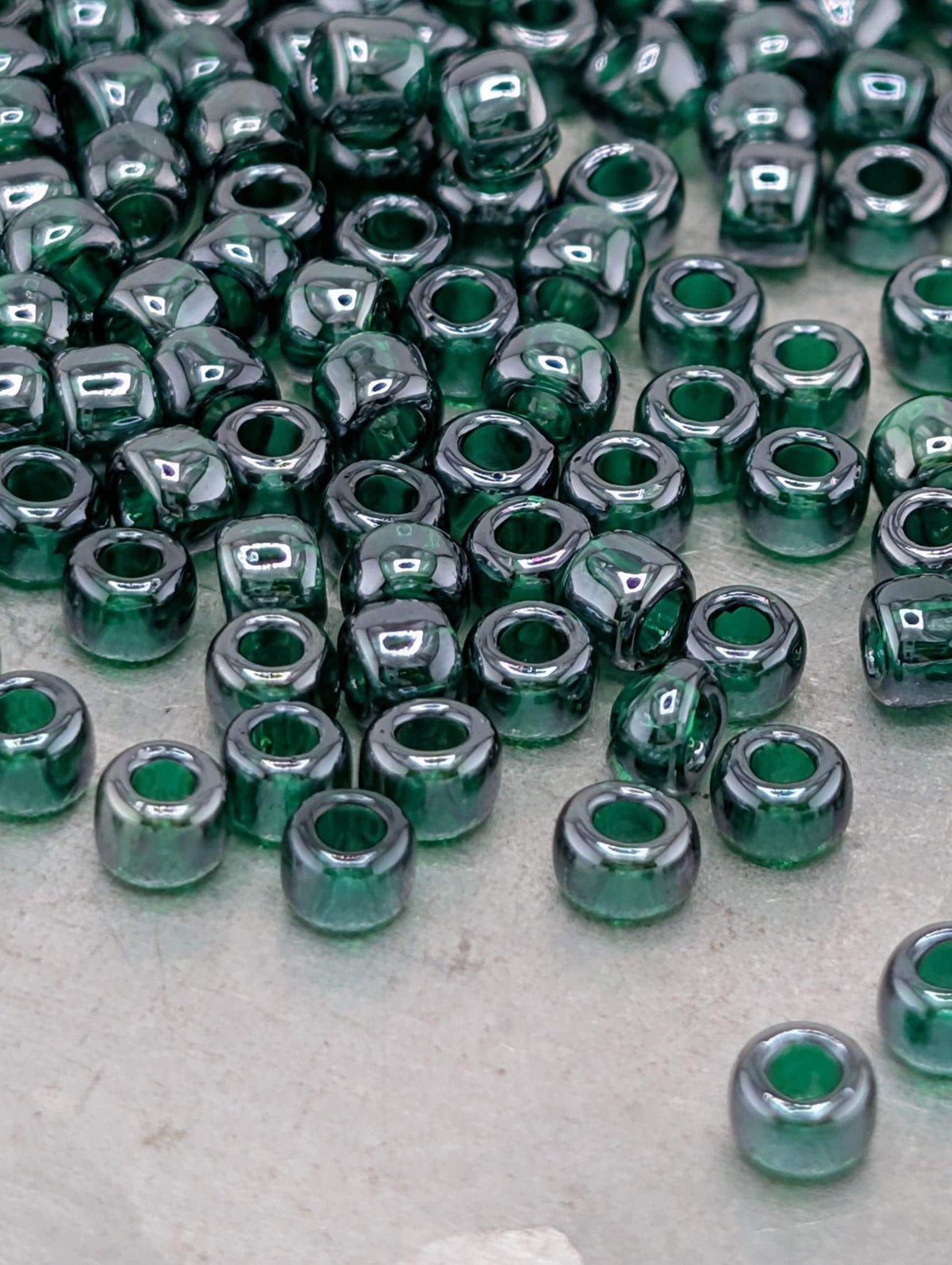 Transparent-Lustered Green Emerald Size 8/0 Toho Round 2.5" tube