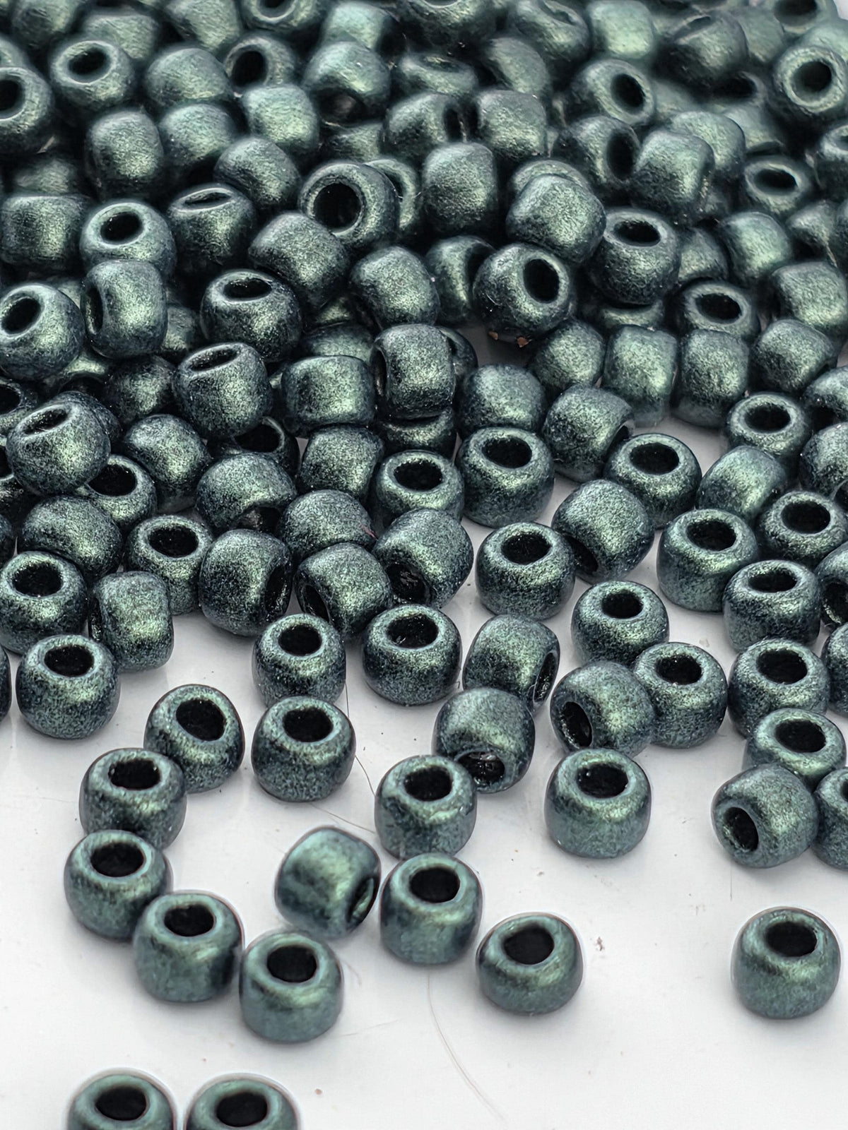 TOHO Round 8/0 HYBRID Metallic Suede - Lt Green 2.5 Tube