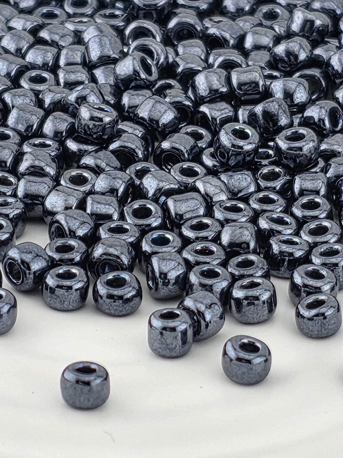 Matsuno Seed Beads Size 6: Opaque Iris Silver, 15g Approx 180 pcs