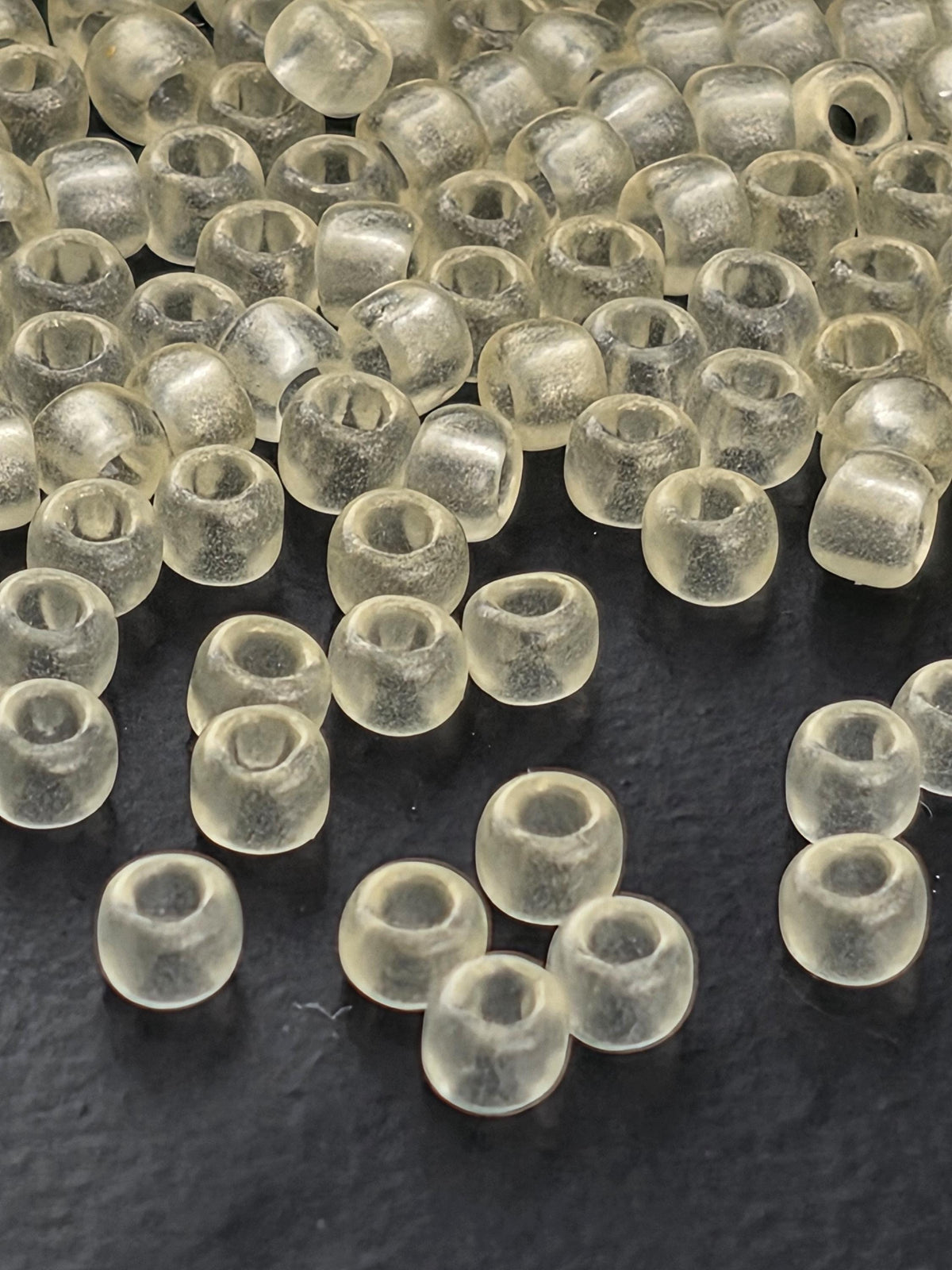 TOHO Round 8/0 HYBRID Lt Sueded Gold Lt Lame' 2.5 Tube