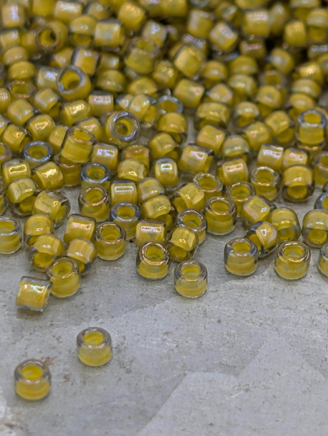 Toho Round Beads, Luster Black Diamond/O | 15/0 | 8g Pack